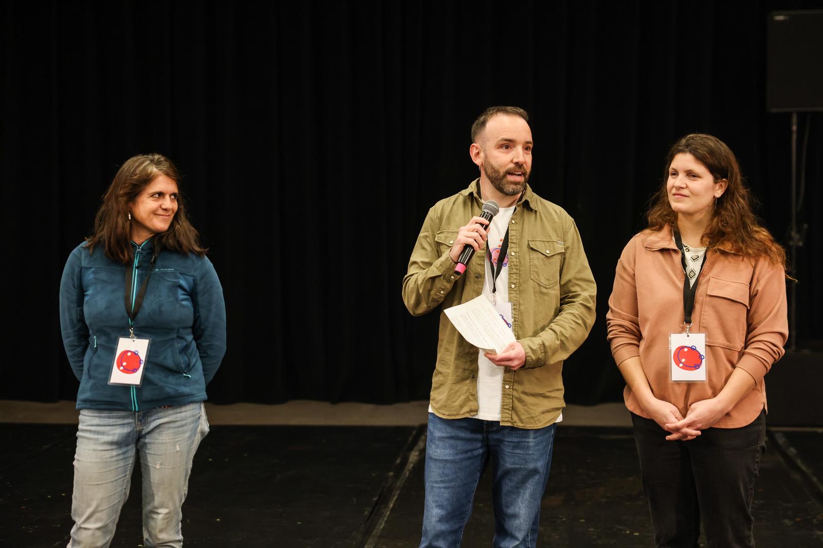 Presentació del festiva Gatzara amb l'Esbart Mediterrània. FOTO: Ajuntament