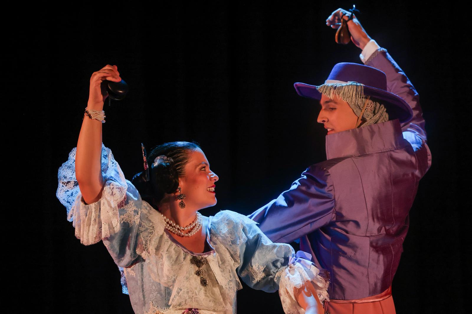 Presentació del festiva Gatzara amb l'Esbart Mediterrània. FOTO: Ajuntament