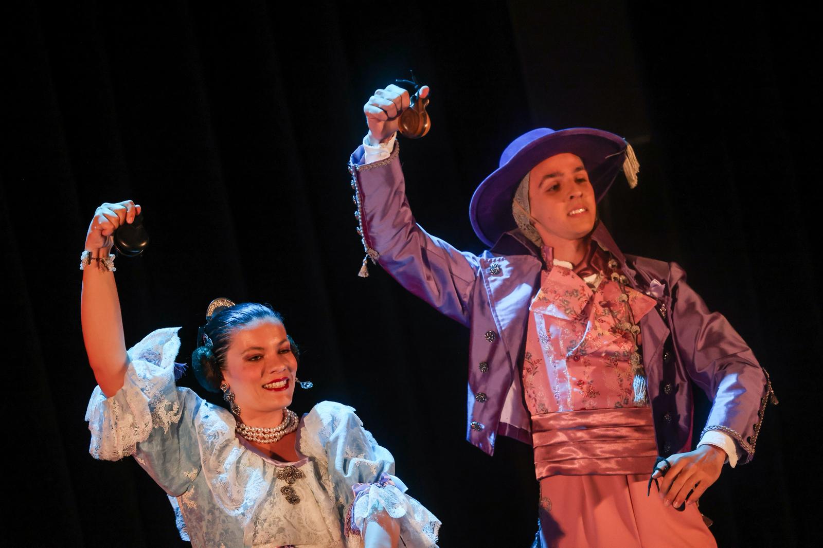 Presentació del festiva Gatzara amb l'Esbart Mediterrània. FOTO: Ajuntament