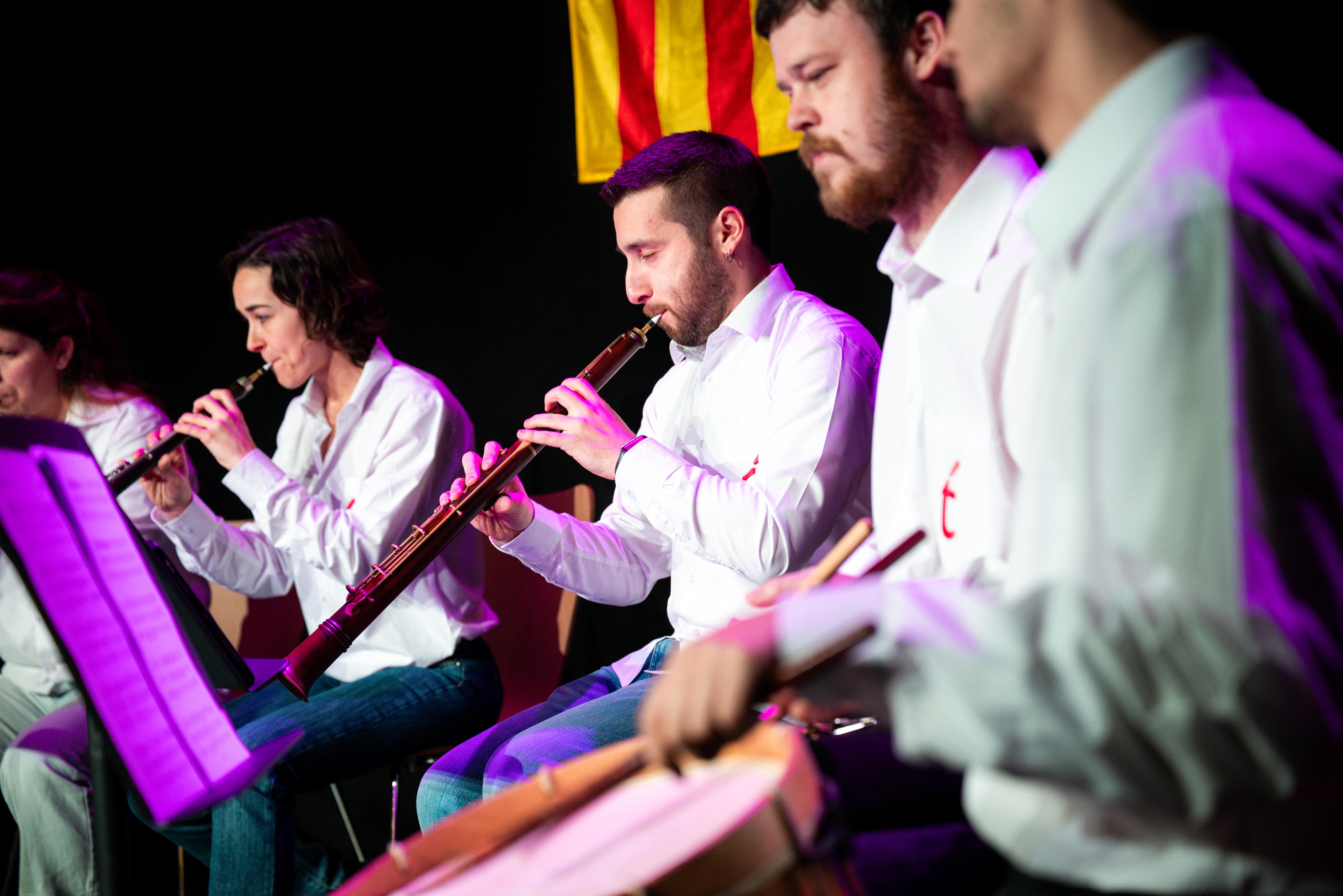 Ball amb els grallers de l'Escola de Música Tradicional de Sant Cugat. FOTO: Ajuntament