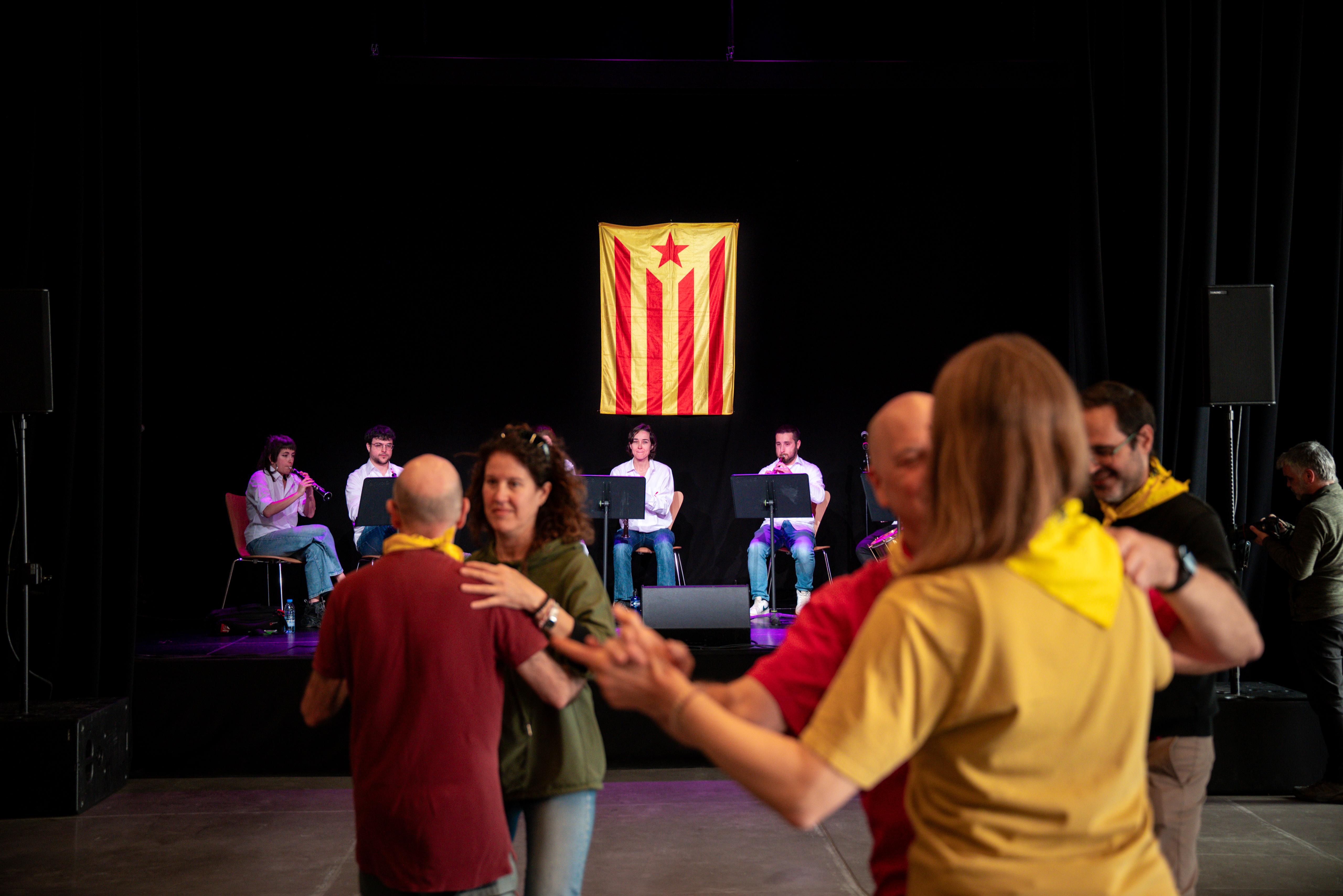Ball amb els grallers de l'Escola de Música Tradicional de Sant Cugat. FOTO: Ajuntament