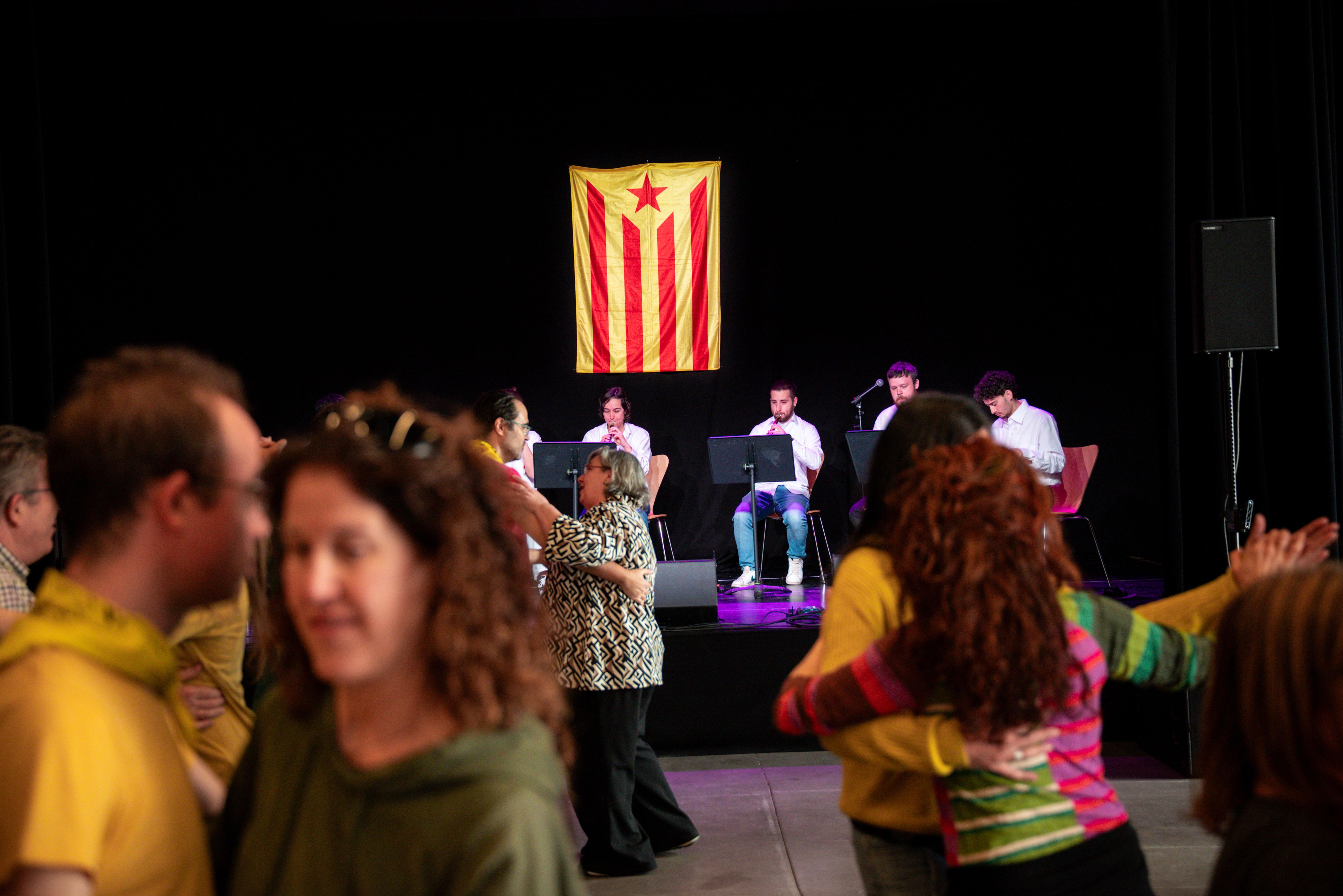 Ball amb els grallers de l'Escola de Música Tradicional de Sant Cugat. FOTO: Ajuntament