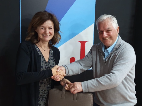 Marta Cerdà, anterior presidenta del Junior FC, i Jorge Castro, nou president del club blau-i-negre. FOTO: @clubjunior1917