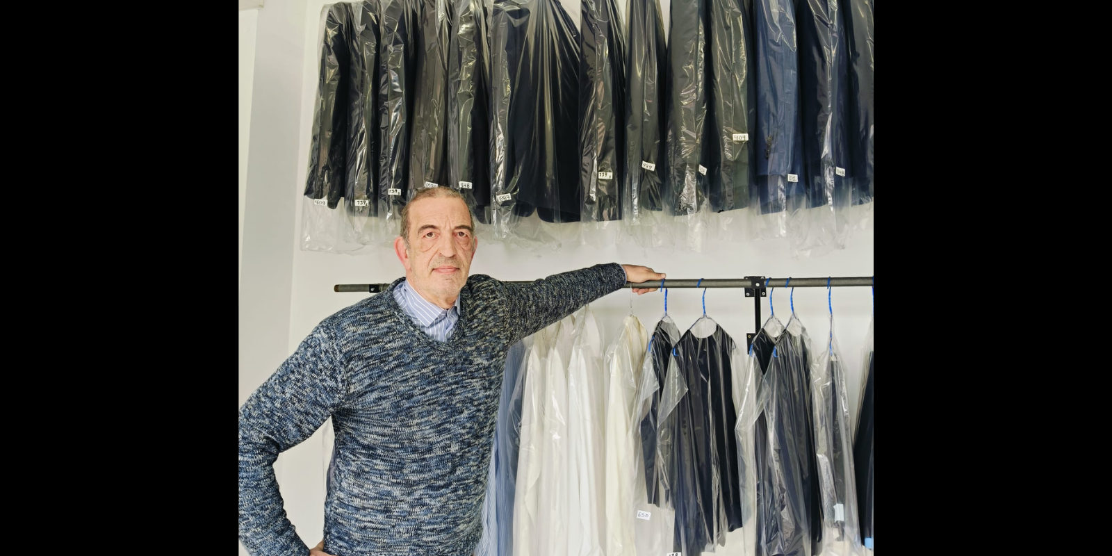 Lluís Sitges,  a la Tintoreria Mil Colors. FOTO: Cedida