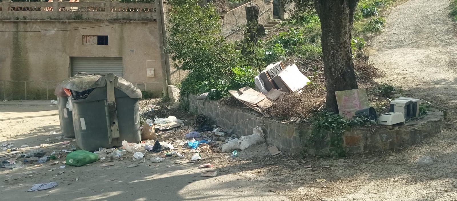 Queixa de la recollida d'escombraries de la Floresta FOTO: Cedida
