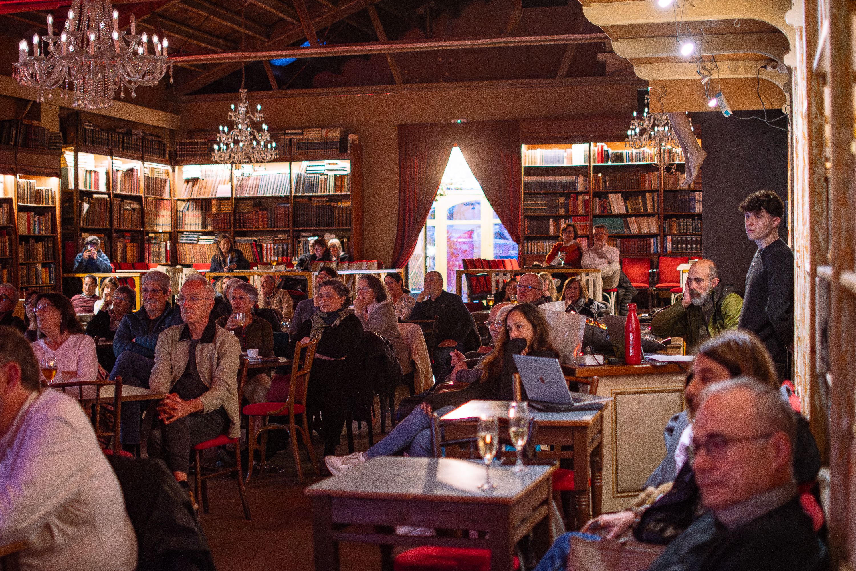 Presentació del llibre 'L'eclipsi del segle' de Joan Antón Català. FOTO: Pol Rodríguez (TOT Sant Cugat)