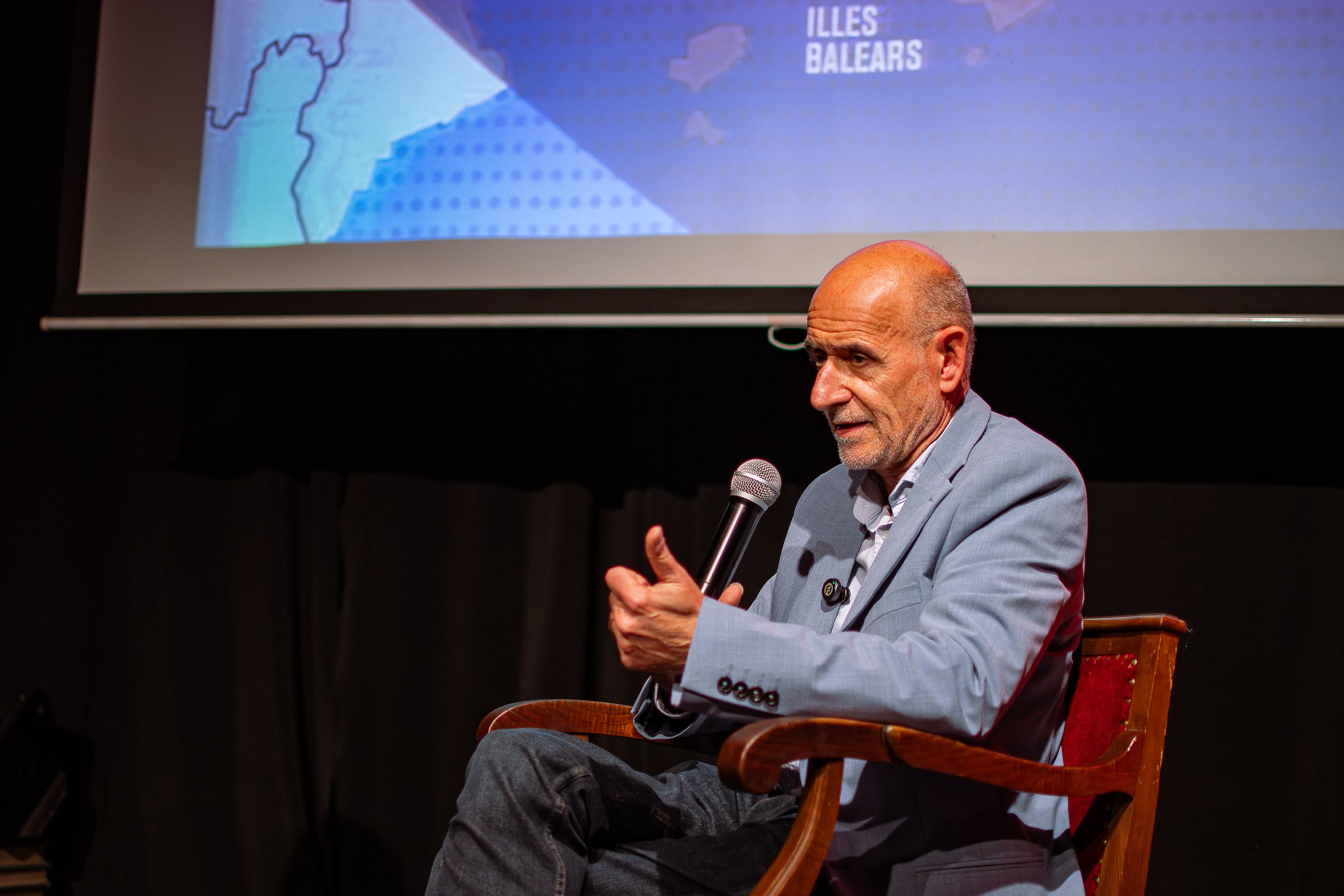 Presentació del llibre 'L'eclipsi del segle' de Joan Antón Català. FOTO: Pol Rodríguez (TOT Sant Cugat)