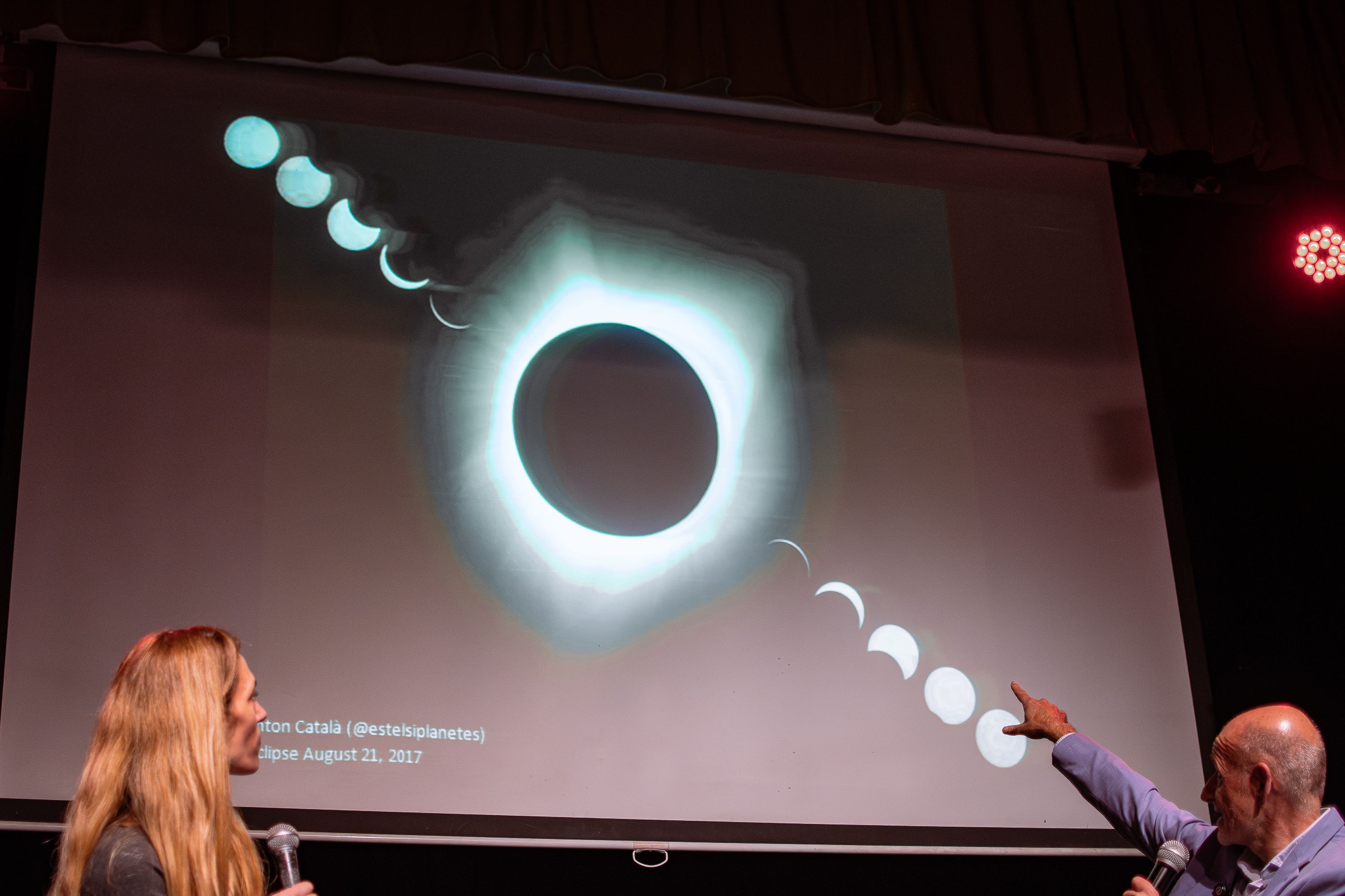 Presentació del llibre 'L'eclipsi del segle' de Joan Antón Català. FOTO: Pol Rodríguez (TOT Sant Cugat)