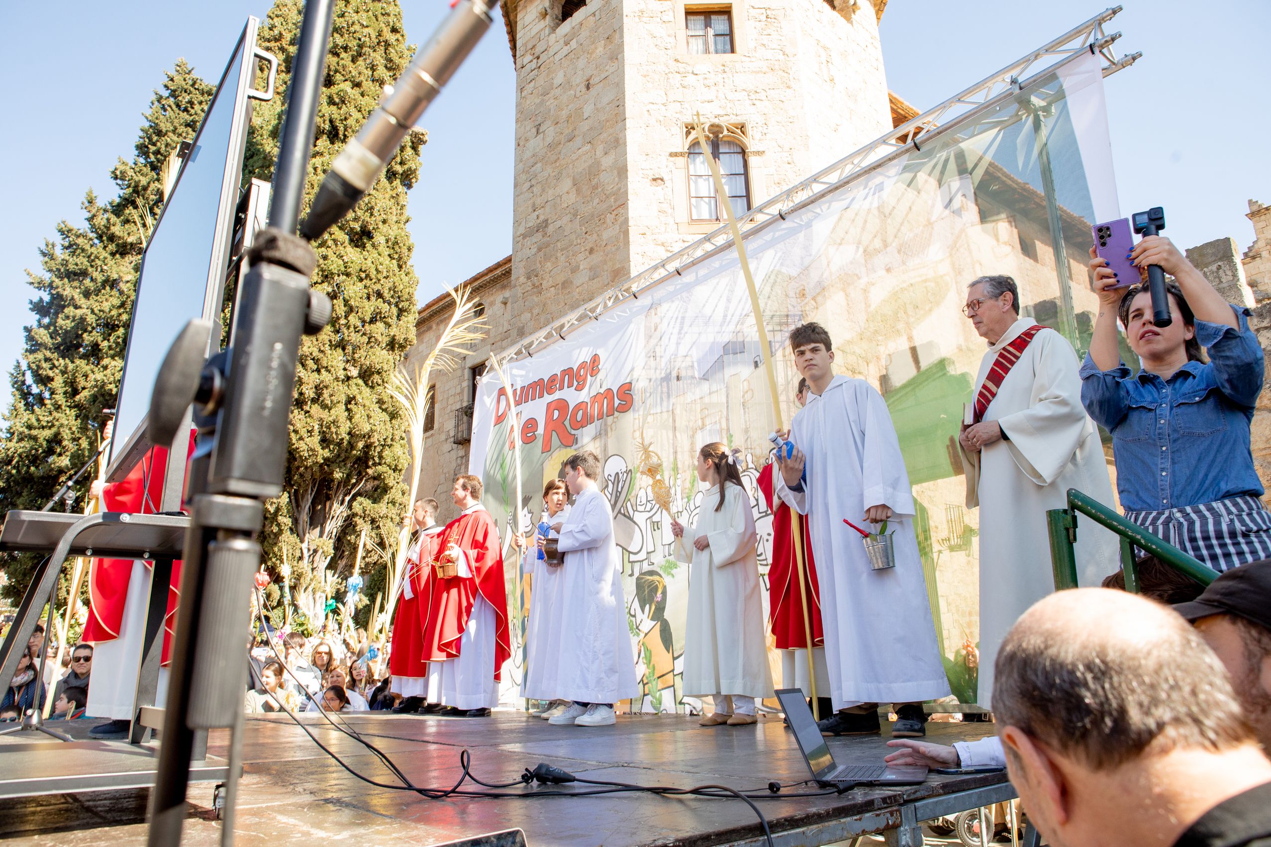Sant Cugat s'omple de gom a gom per celebrar el Diumenge de Rams. Joana Arribas (TOT Sant Cugat)