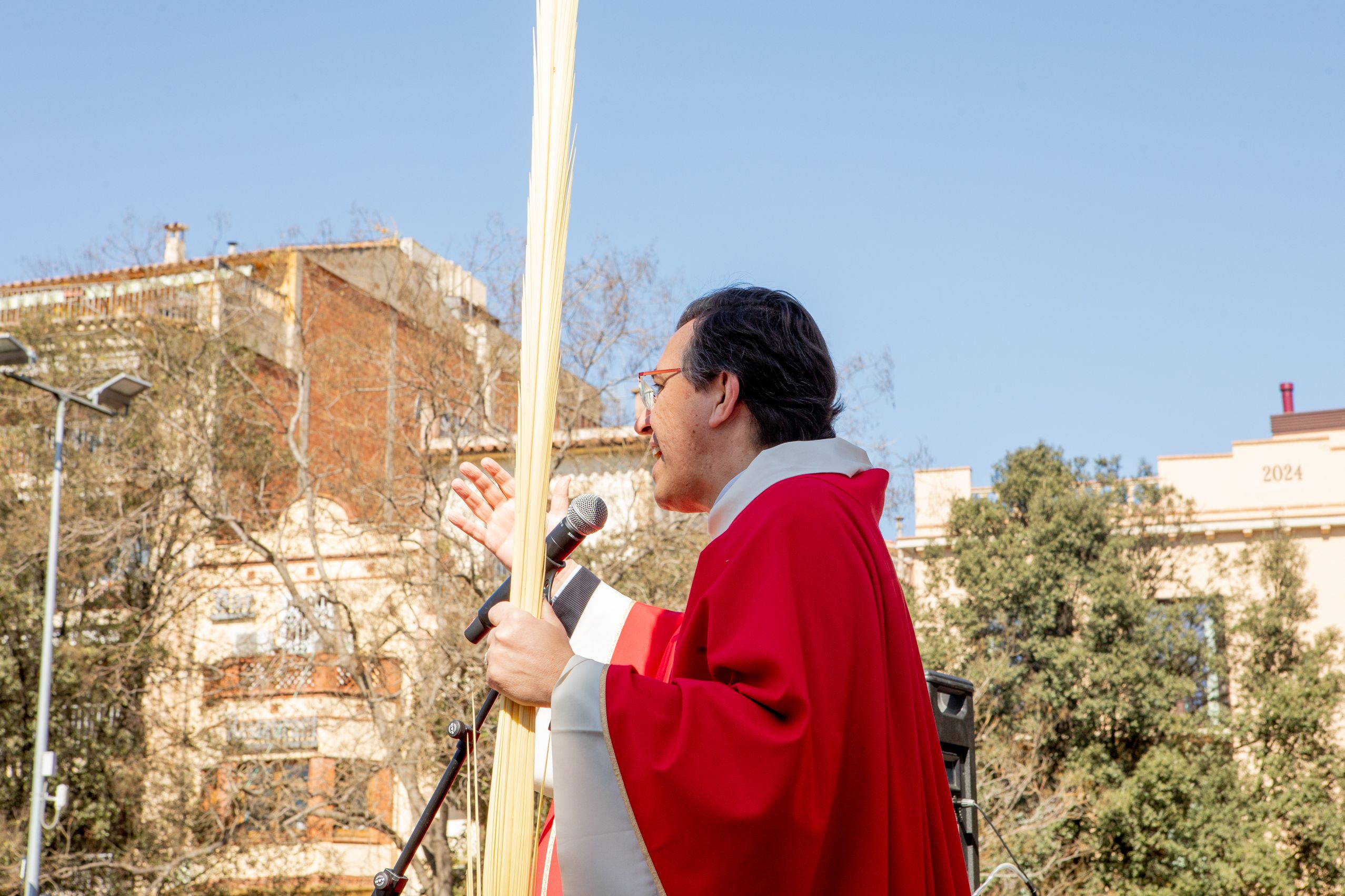 Sant Cugat s'omple de gom a gom per celebrar el Diumenge de Rams. Joana Arribas (TOT Sant Cugat)