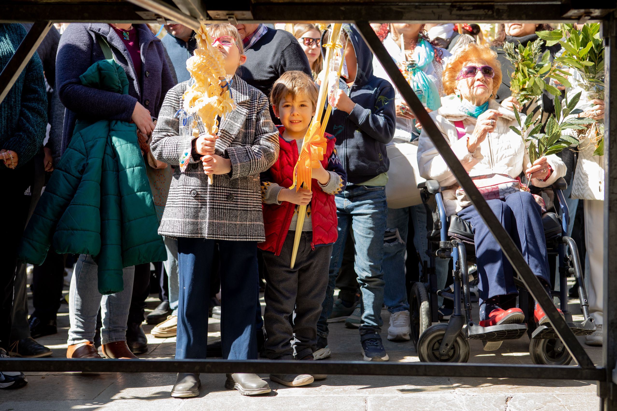 Sant Cugat s'omple de gom a gom per celebrar el Diumenge de Rams. Joana Arribas (TOT Sant Cugat)