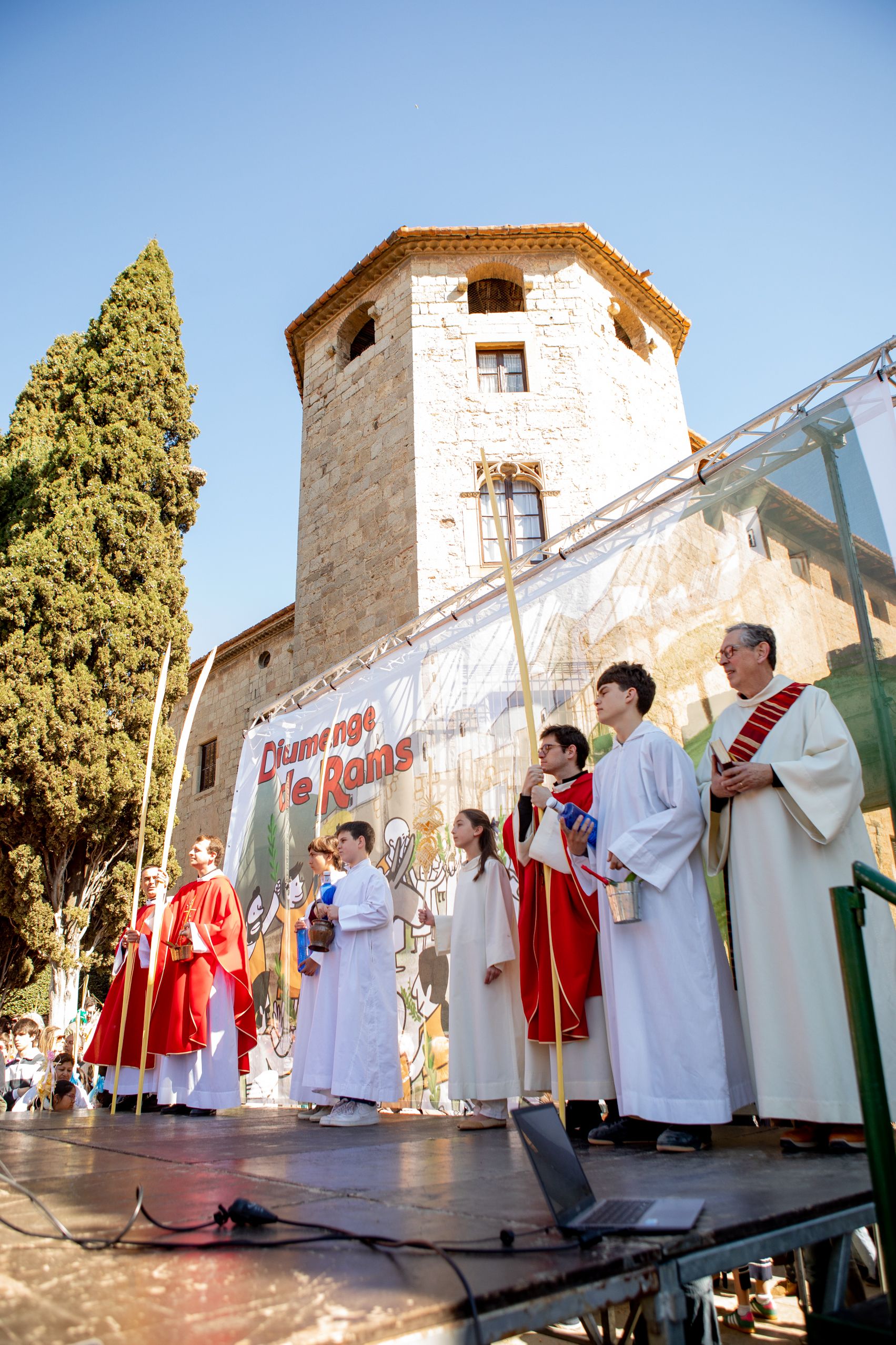 Sant Cugat s'omple de gom a gom per celebrar el Diumenge de Rams. Joana Arribas (TOT Sant Cugat)