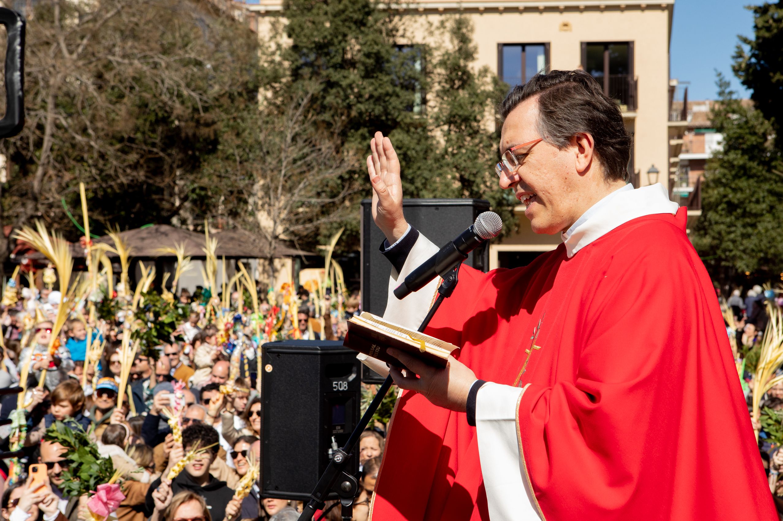 Sant Cugat s'omple de gom a gom per celebrar el Diumenge de Rams. Joana Arribas (TOT Sant Cugat)