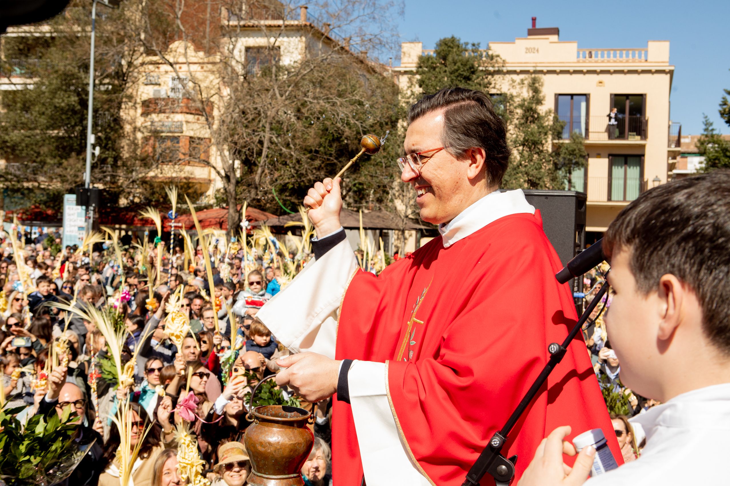 Sant Cugat s'omple de gom a gom per celebrar el Diumenge de Rams. Joana Arribas (TOT Sant Cugat)