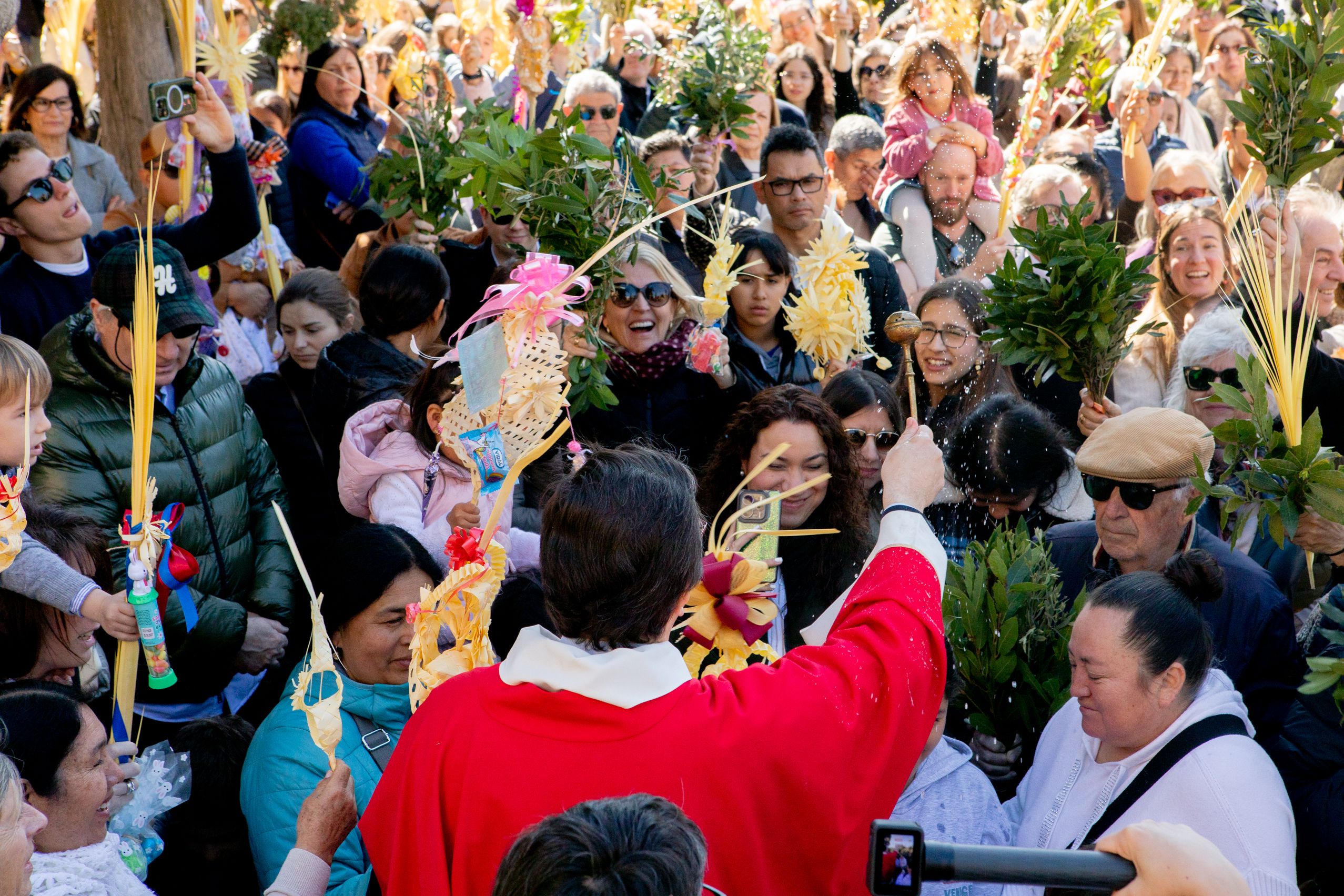 Sant Cugat s'omple de gom a gom per celebrar el Diumenge de Rams. Joana Arribas (TOT Sant Cugat)