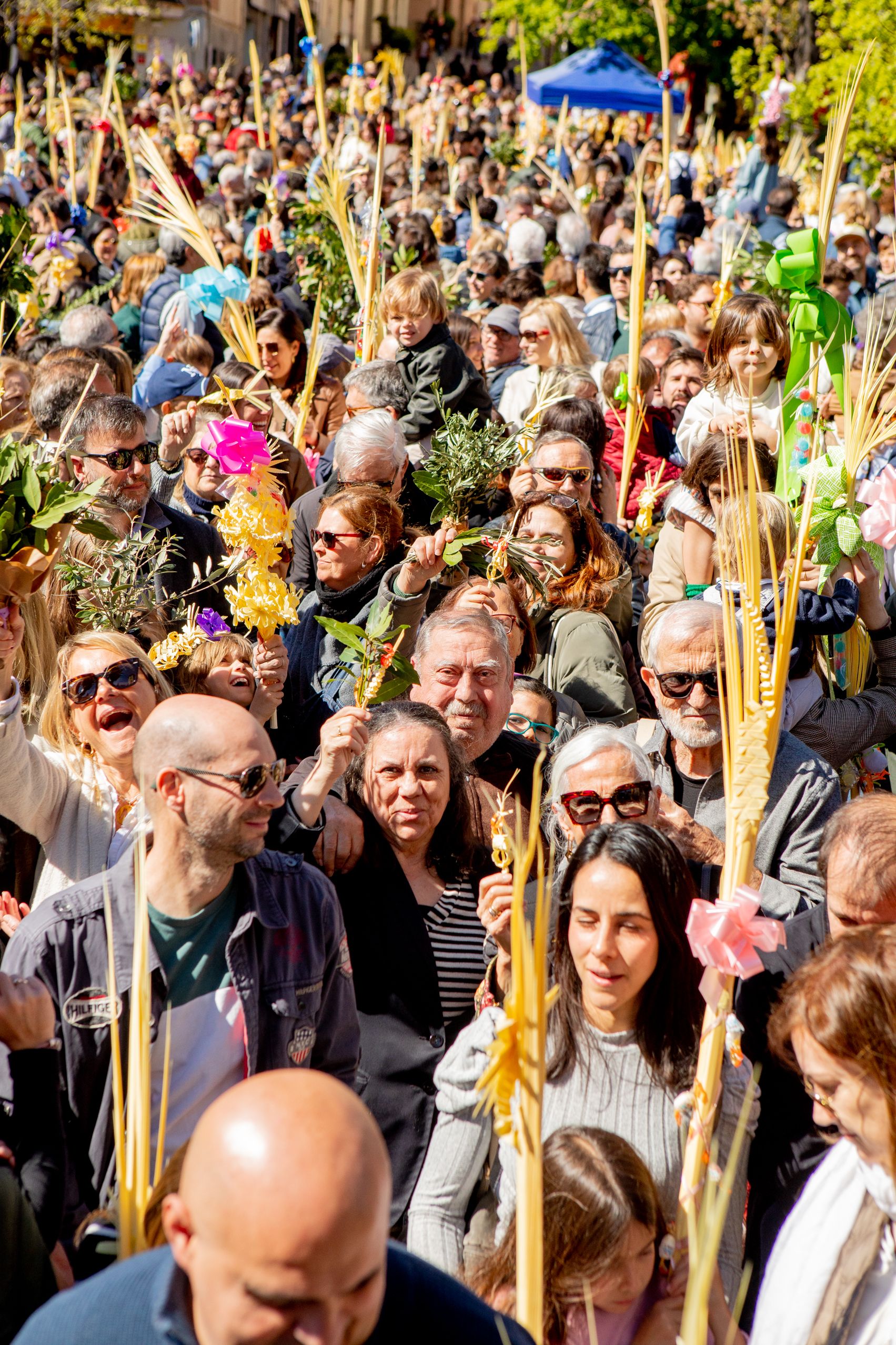 Sant Cugat s'omple de gom a gom per celebrar el Diumenge de Rams. Joana Arribas (TOT Sant Cugat)
