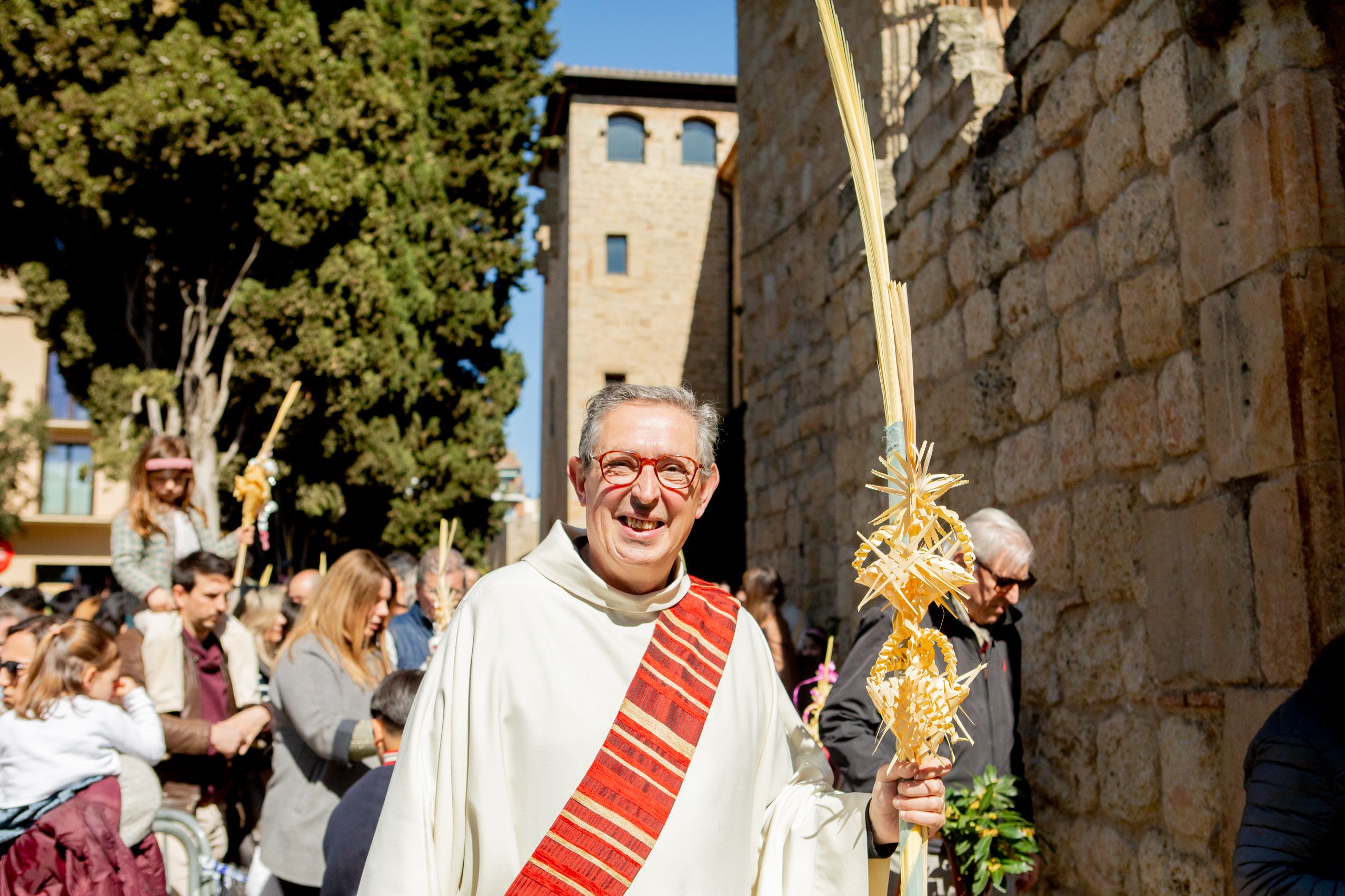 Sant Cugat s'omple de gom a gom per celebrar el Diumenge de Rams. Joana Arribas (TOT Sant Cugat)