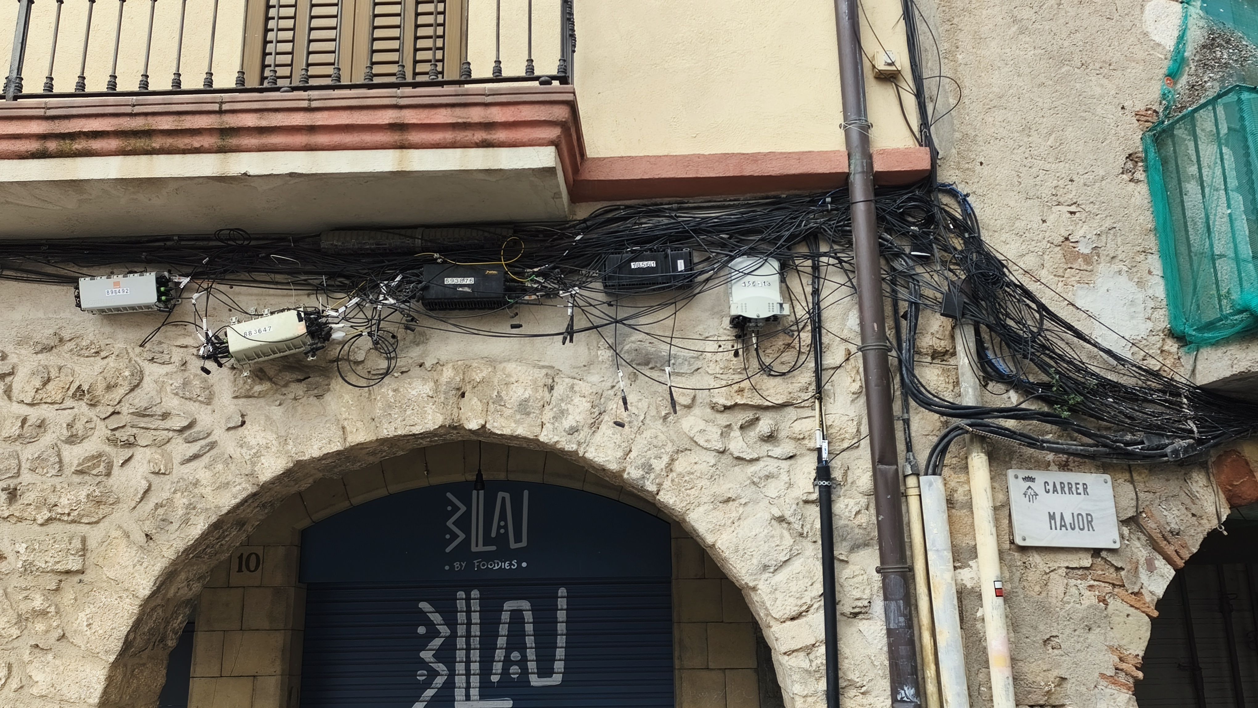 Cablejat telefònic al carrer FOTO: Cedida