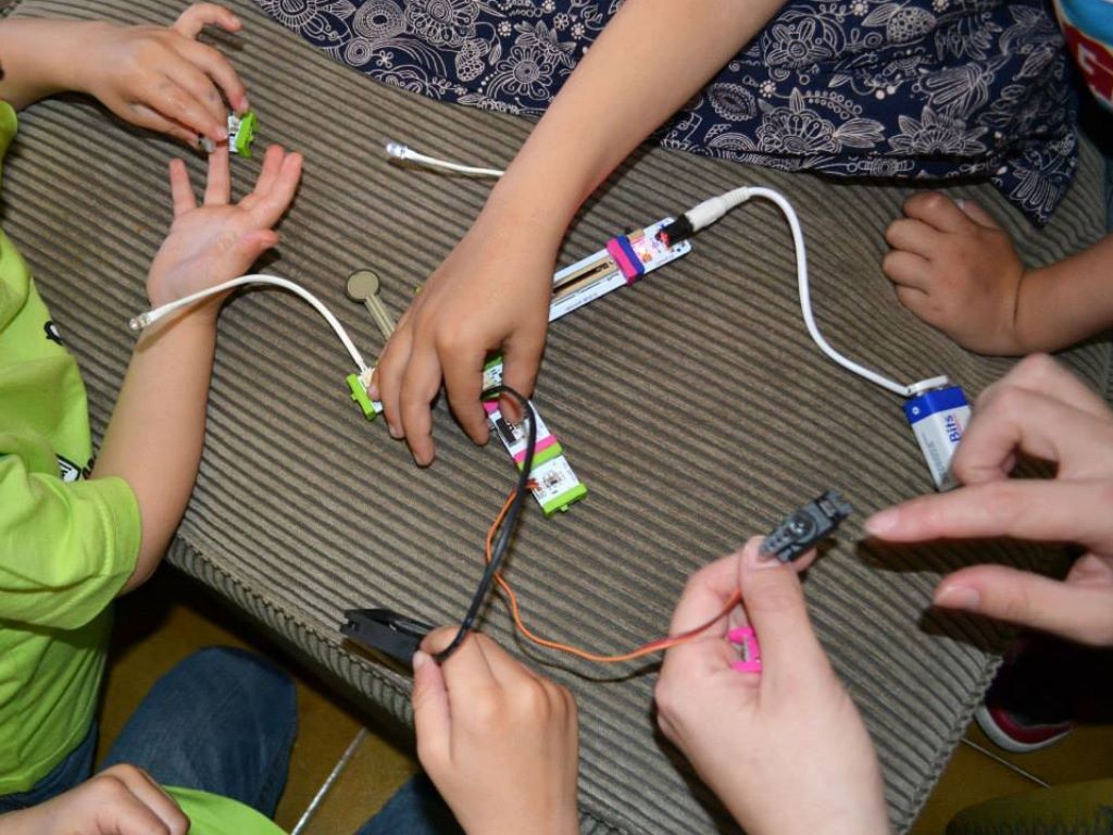 fes el teu joc electric labclub