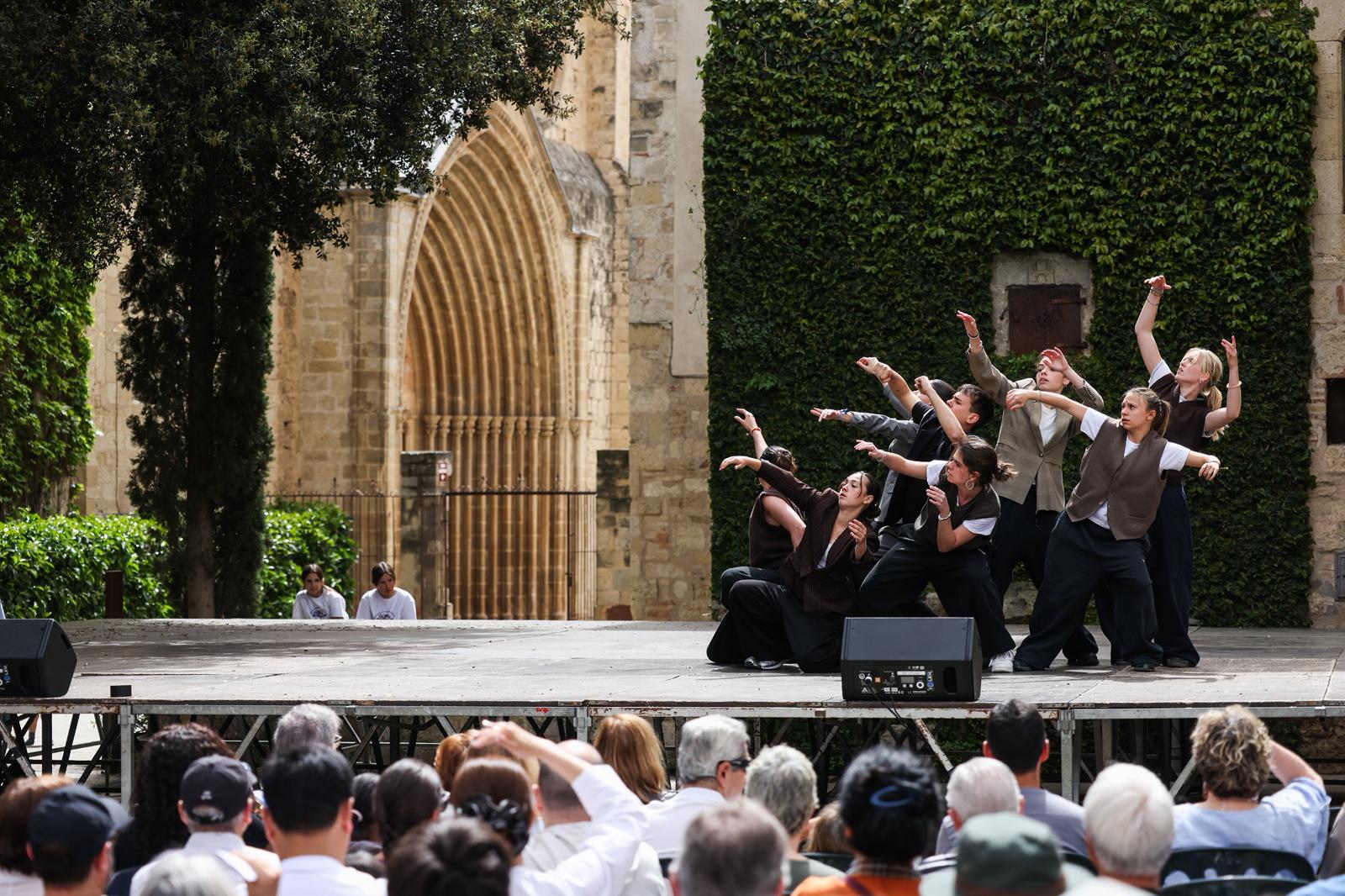 Sant Cugat es mou per visibilitzar el Dia Mundial del Parkinson. FOTO: Ajuntament