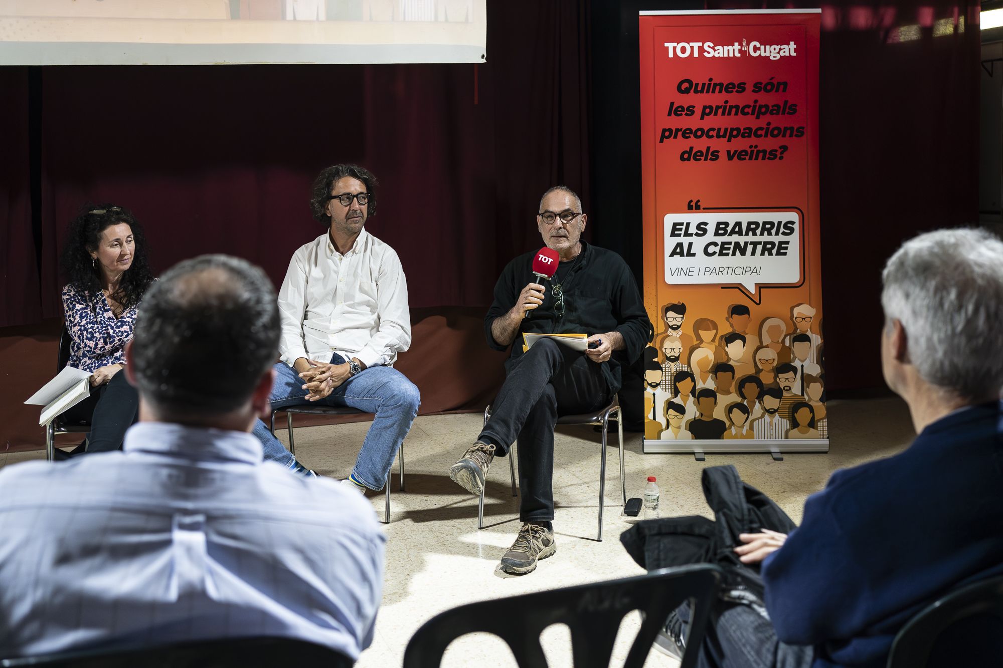 Debat a la Floresta del cicle 'Els barris al centre'. FOTO: Mireia Comas TOT Sant Cugat