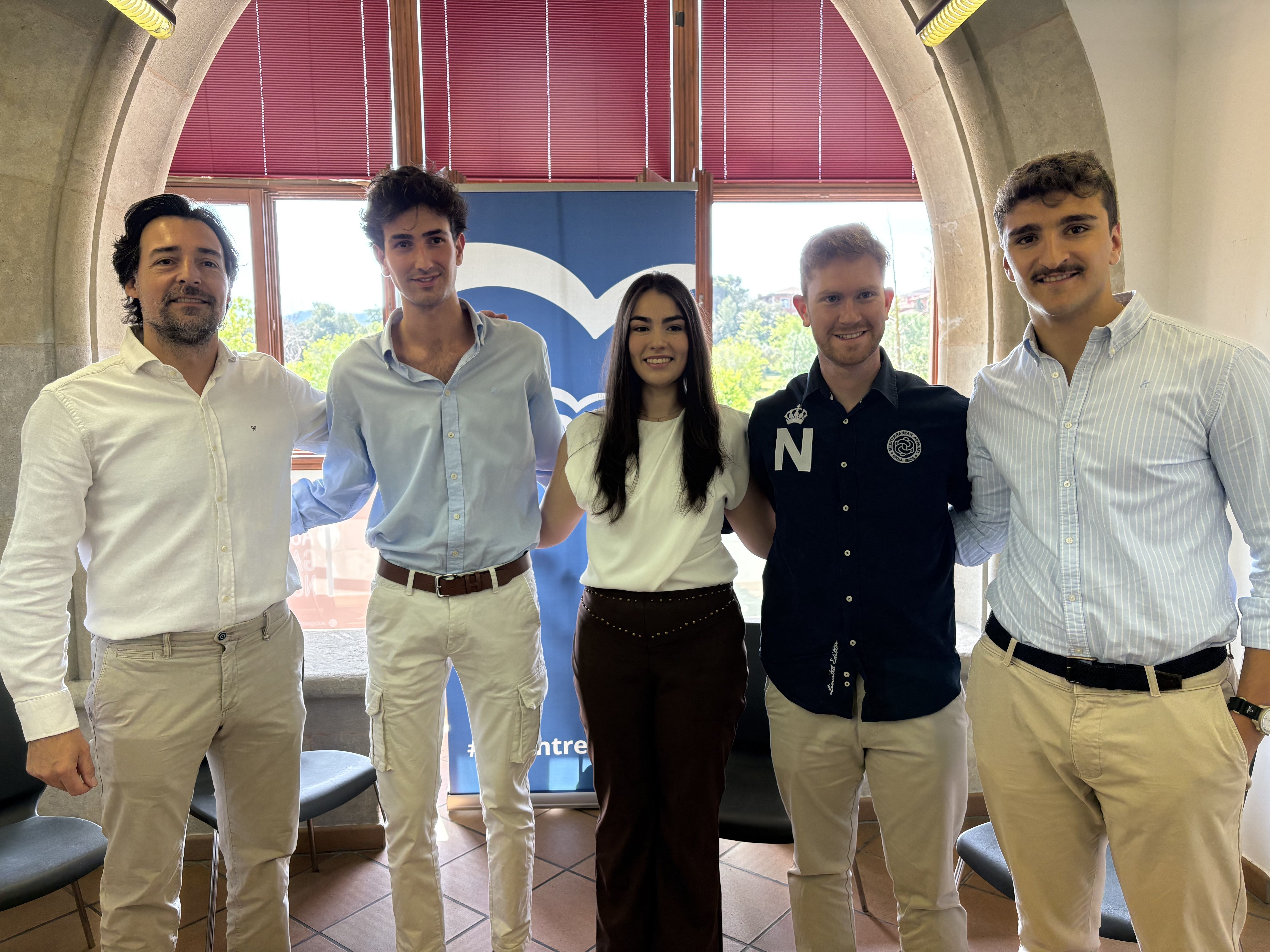 A l'esquerra Benejam i al centre Jimena Vallejos. FOTO: Àgata Guinó (TOT Sant Cugat)