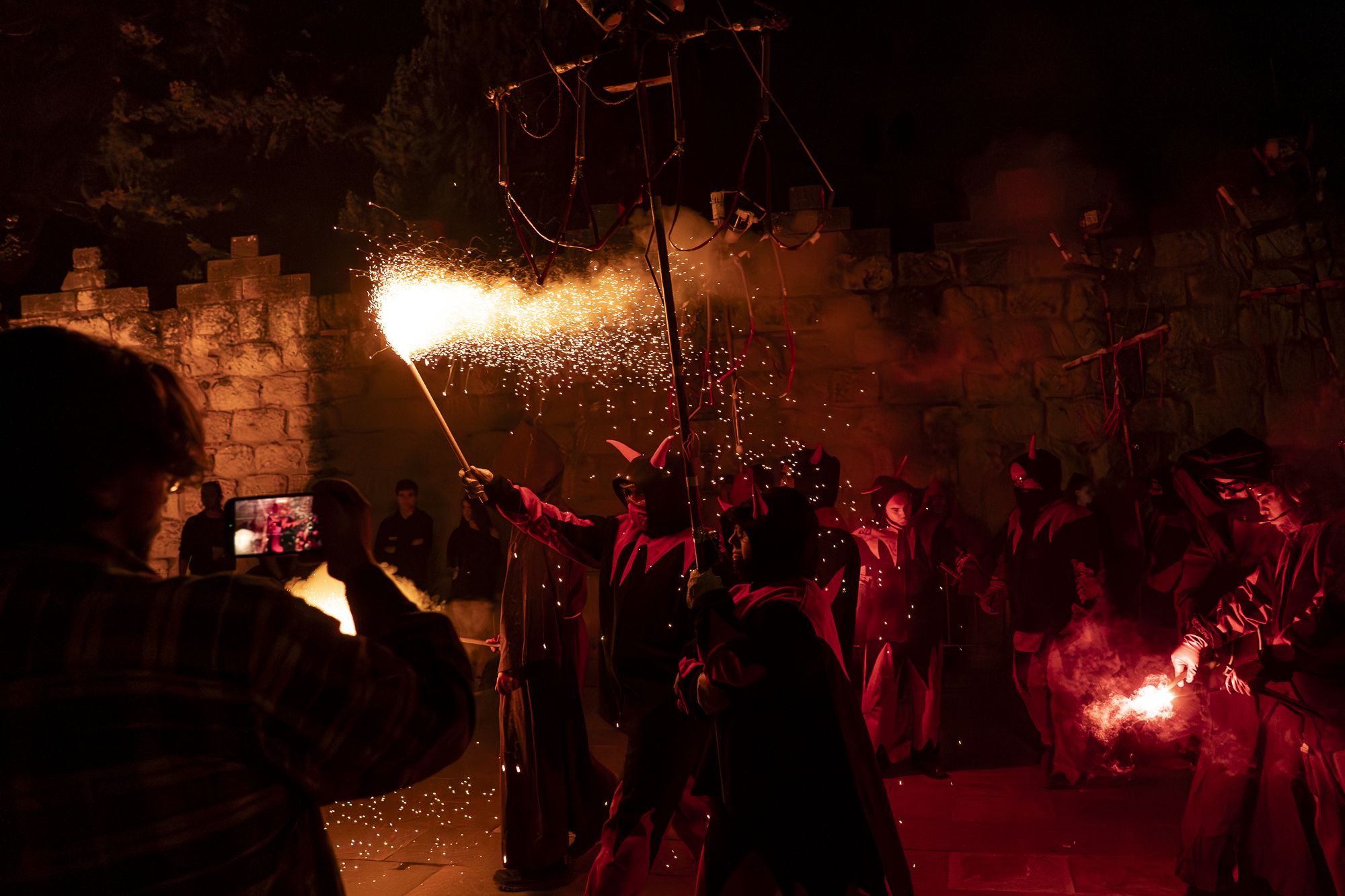 Correfoc i ball de foc de l'Encabronada 2026. FOTO: Mireia Comas