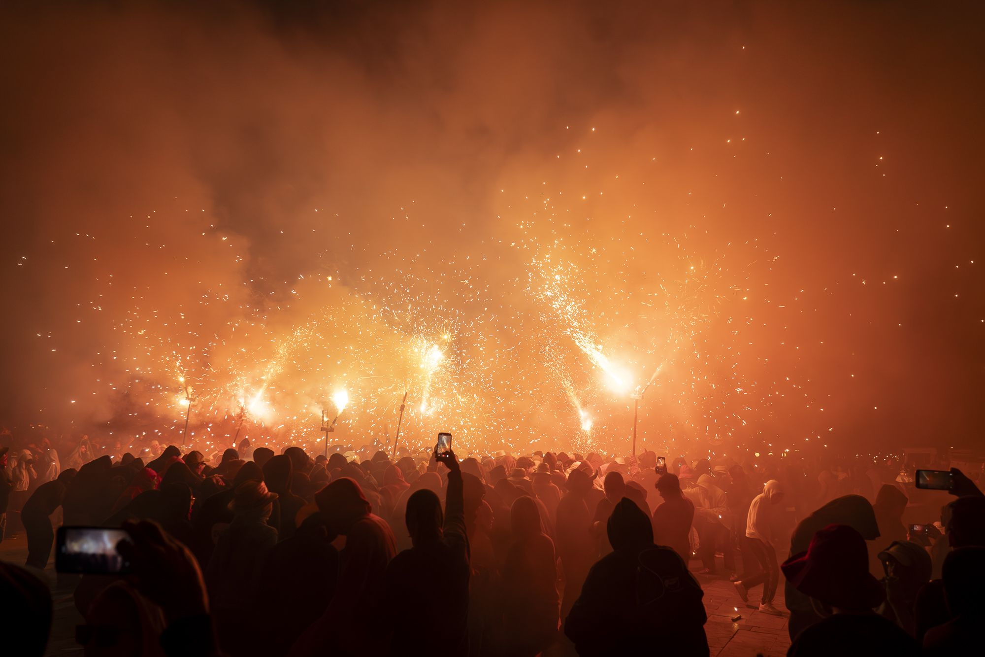 Correfoc i ball de foc de l'Encabronada 2026. FOTO: Mireia Comas