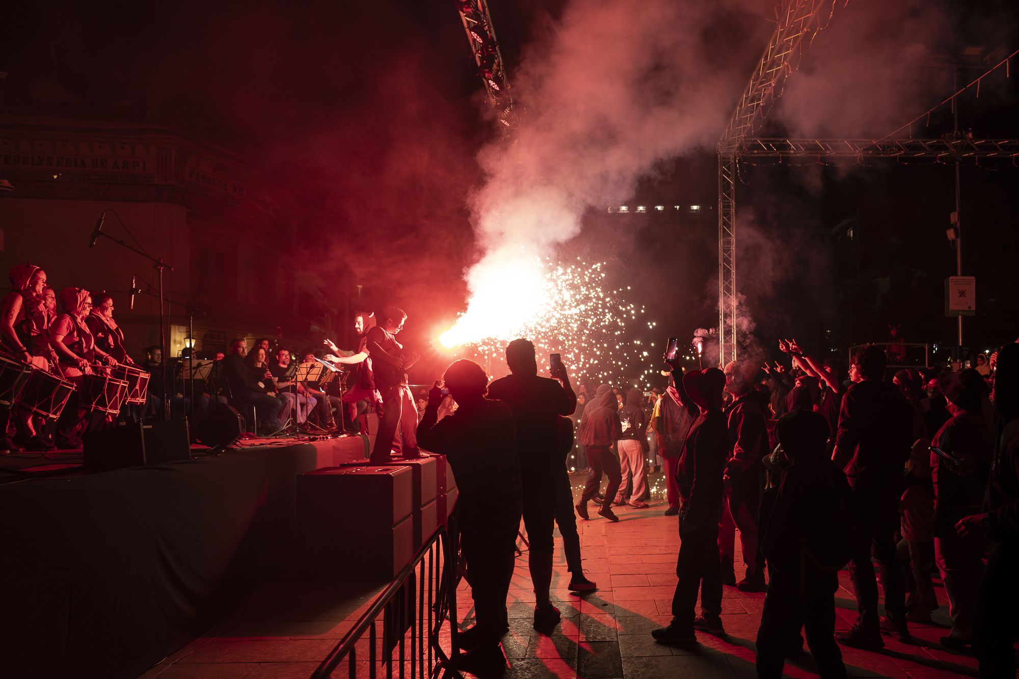 Correfoc i ball de foc de l'Encabronada 2026. FOTO: Mireia Comas