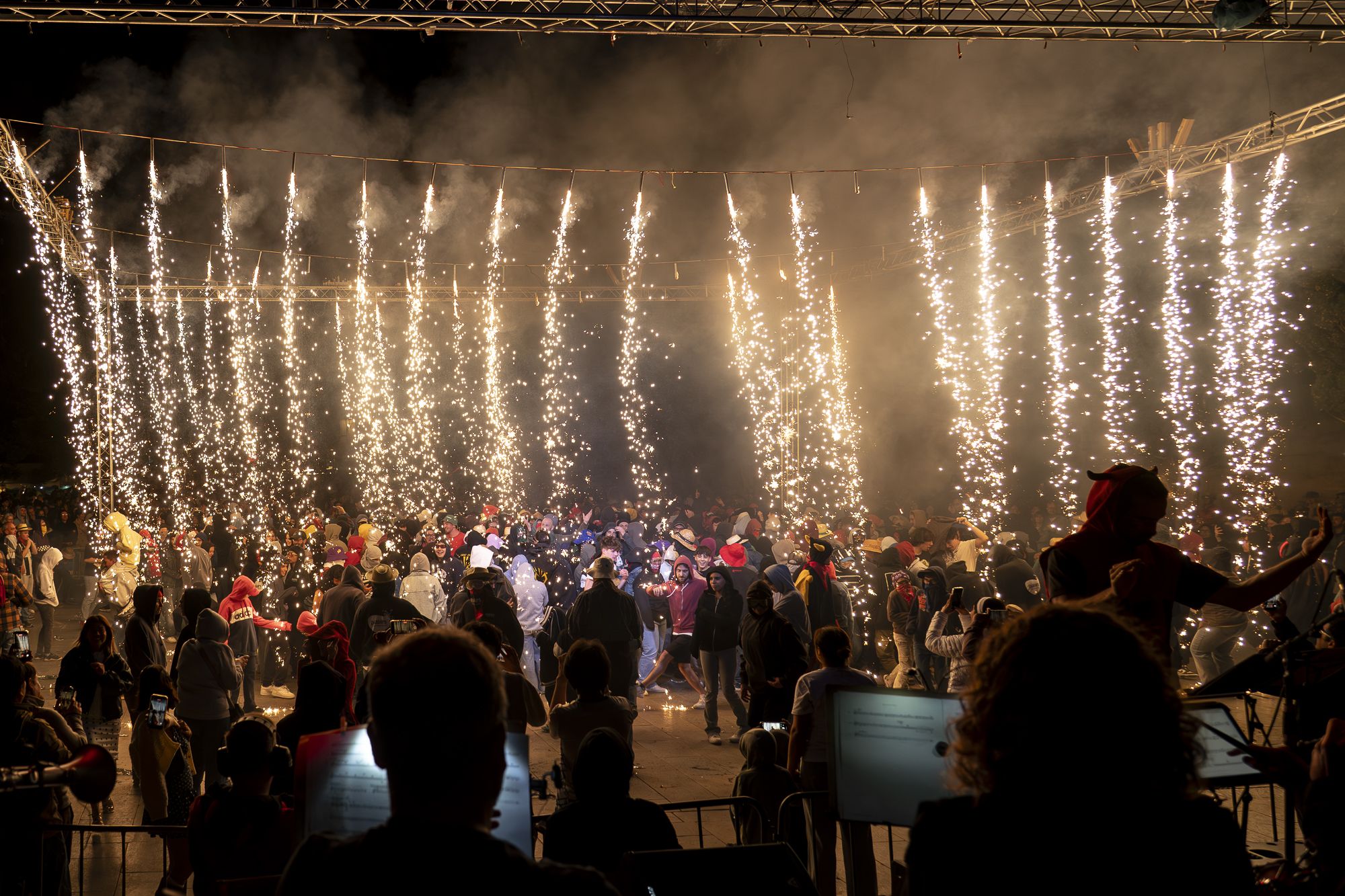 Correfoc i ball de foc de l'Encabronada 2026. FOTO: Mireia Comas