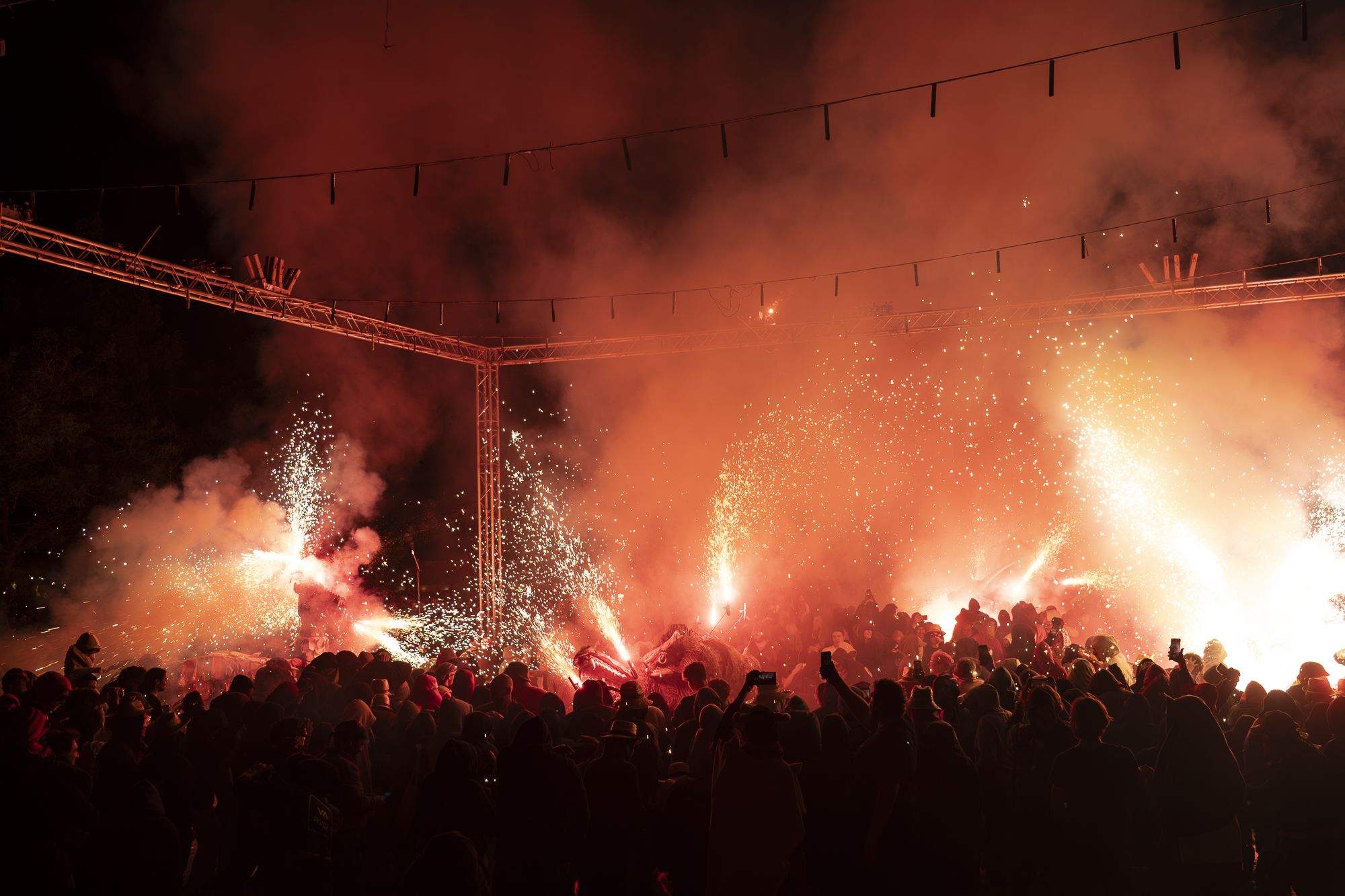 Correfoc i ball de foc de l'Encabronada 2026. FOTO: Mireia Comas