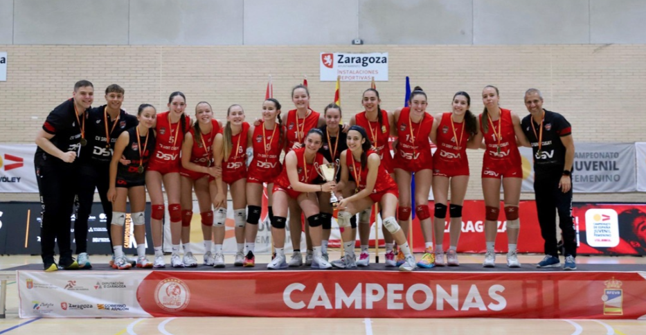 L'equip juvenil del DSV Club Voleibol Sant Cugat guanya el Campionat d'Espanya. FOTO: RFEV