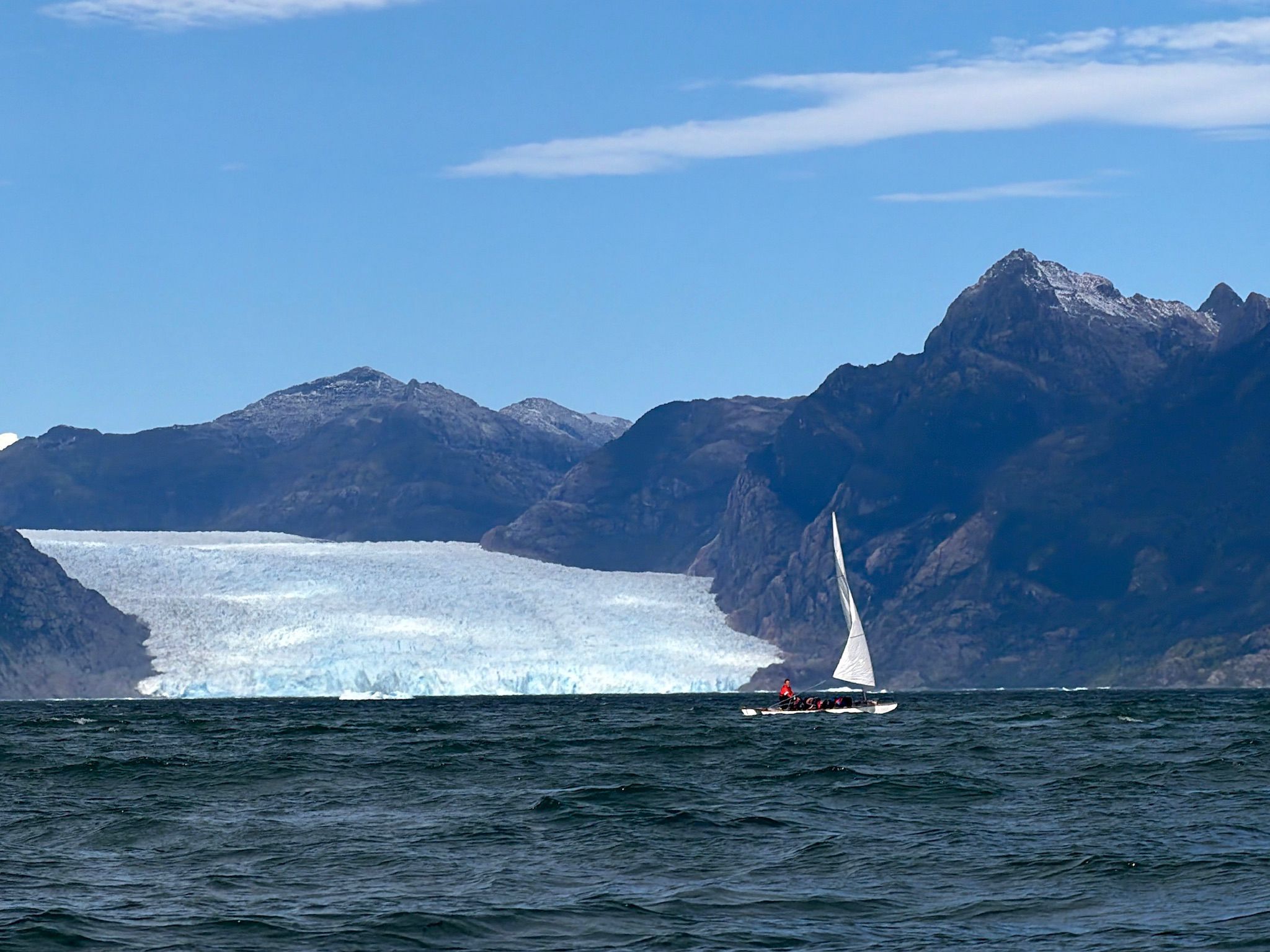 Patagònia en patí a vela: entre fiords i muntanyes. FOTO: Cedida