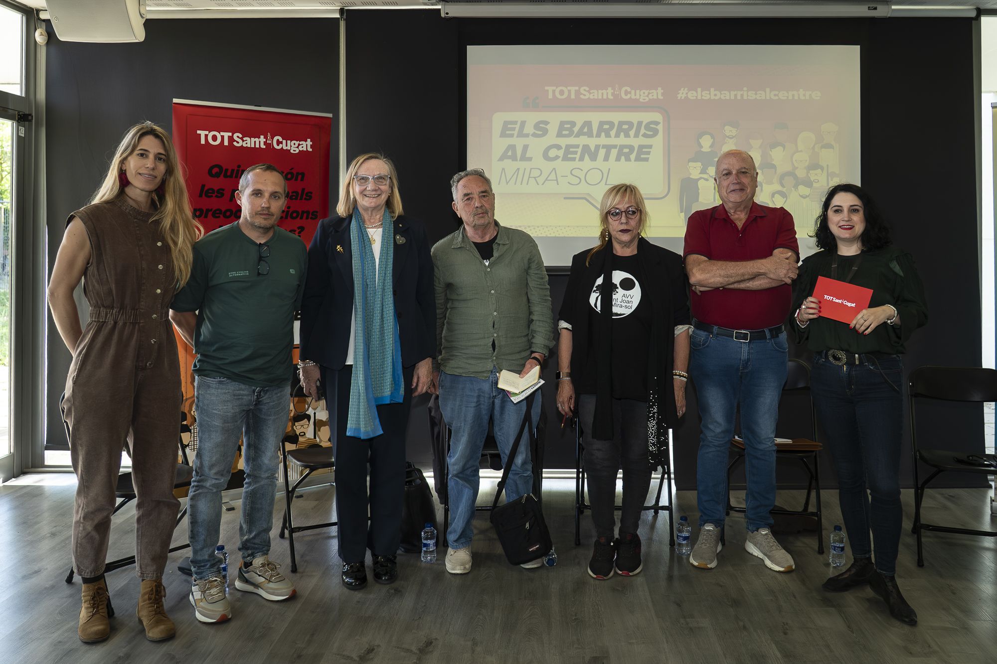 Debat a Mira-sol del cicle 'Els barris al centre'. FOTO: Mireia Comas