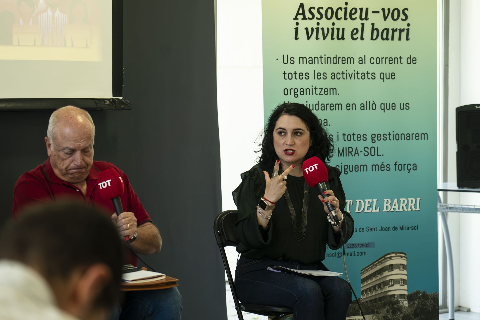 Debat a Mira-sol del cicle 'Els barris al centre'. FOTO: Mireia Comas