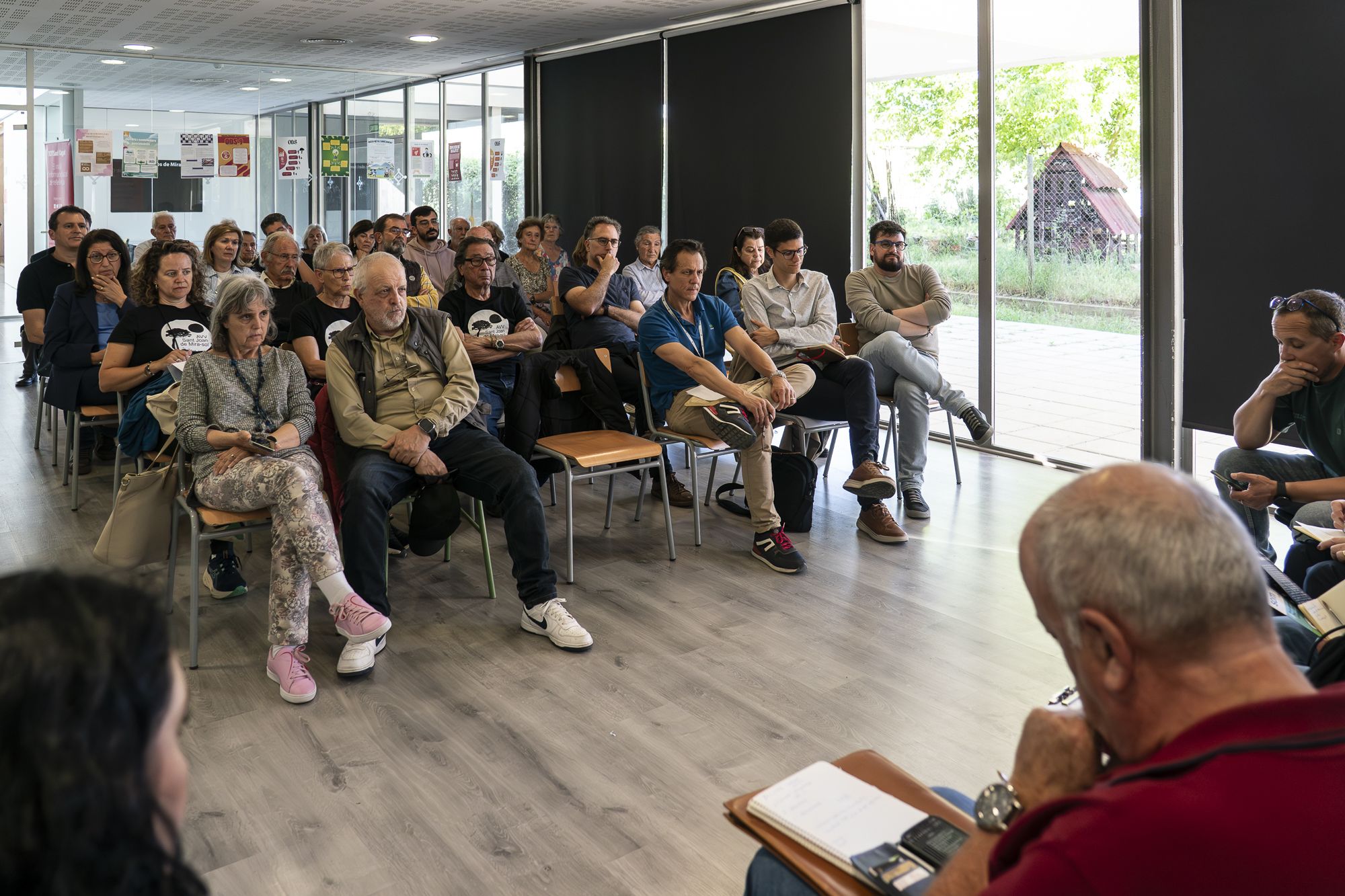 Debat a Mira-sol del cicle 'Els barris al centre'. FOTO: Mireia Comas