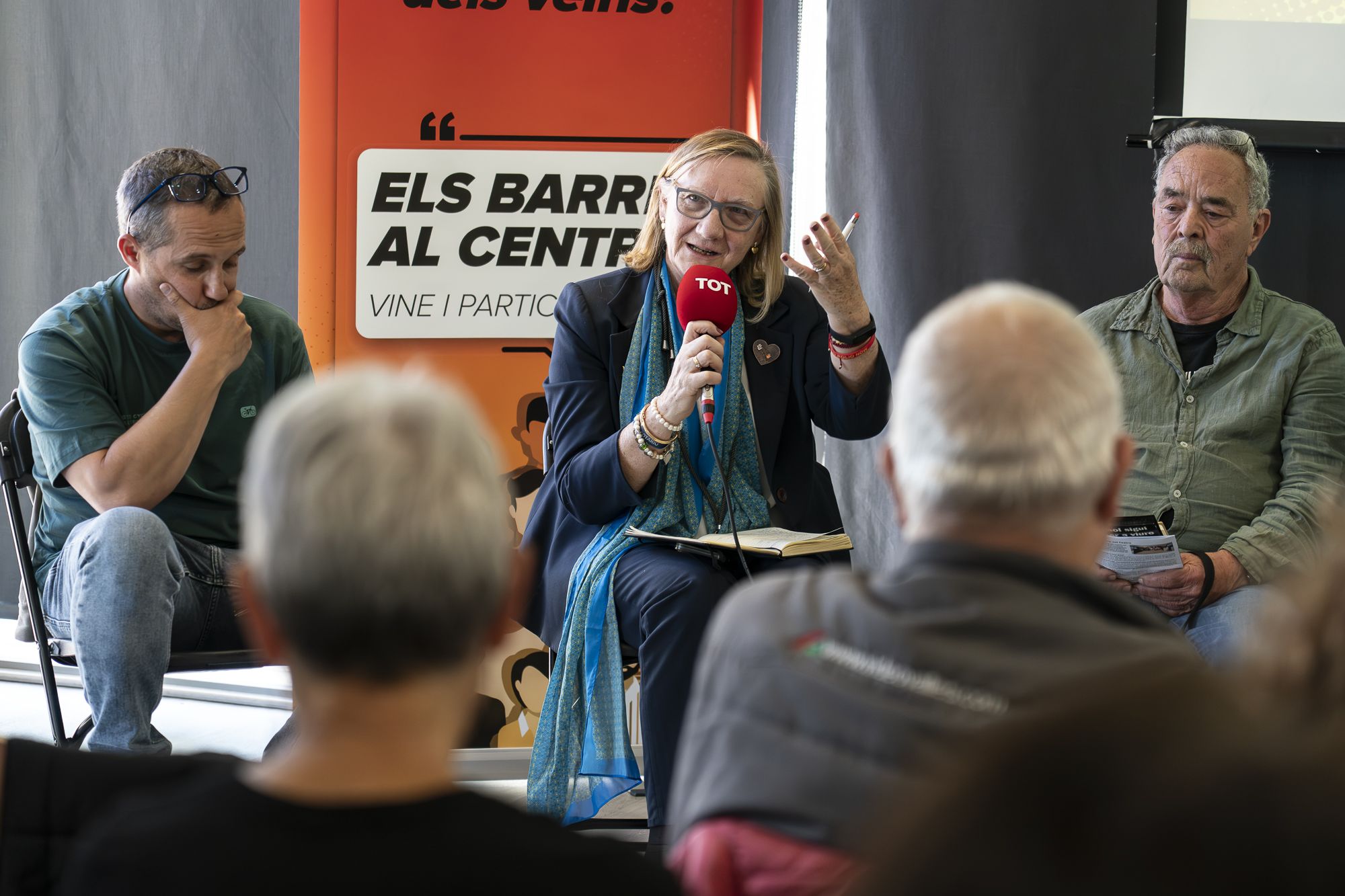 Debat a Mira-sol del cicle 'Els barris al centre'. FOTO: Mireia Comas
