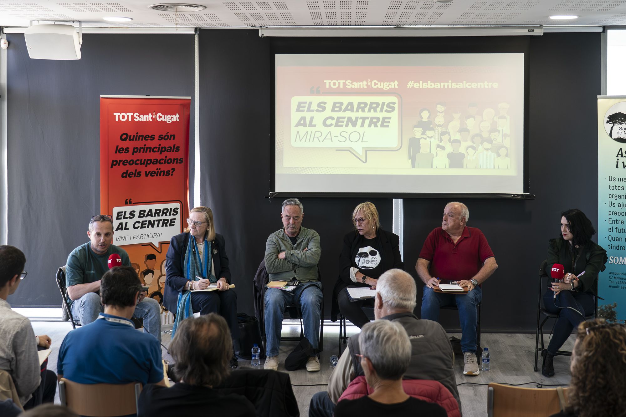 Debat a Mira-sol del cicle 'Els barris al centre'. FOTO: Mireia Comas