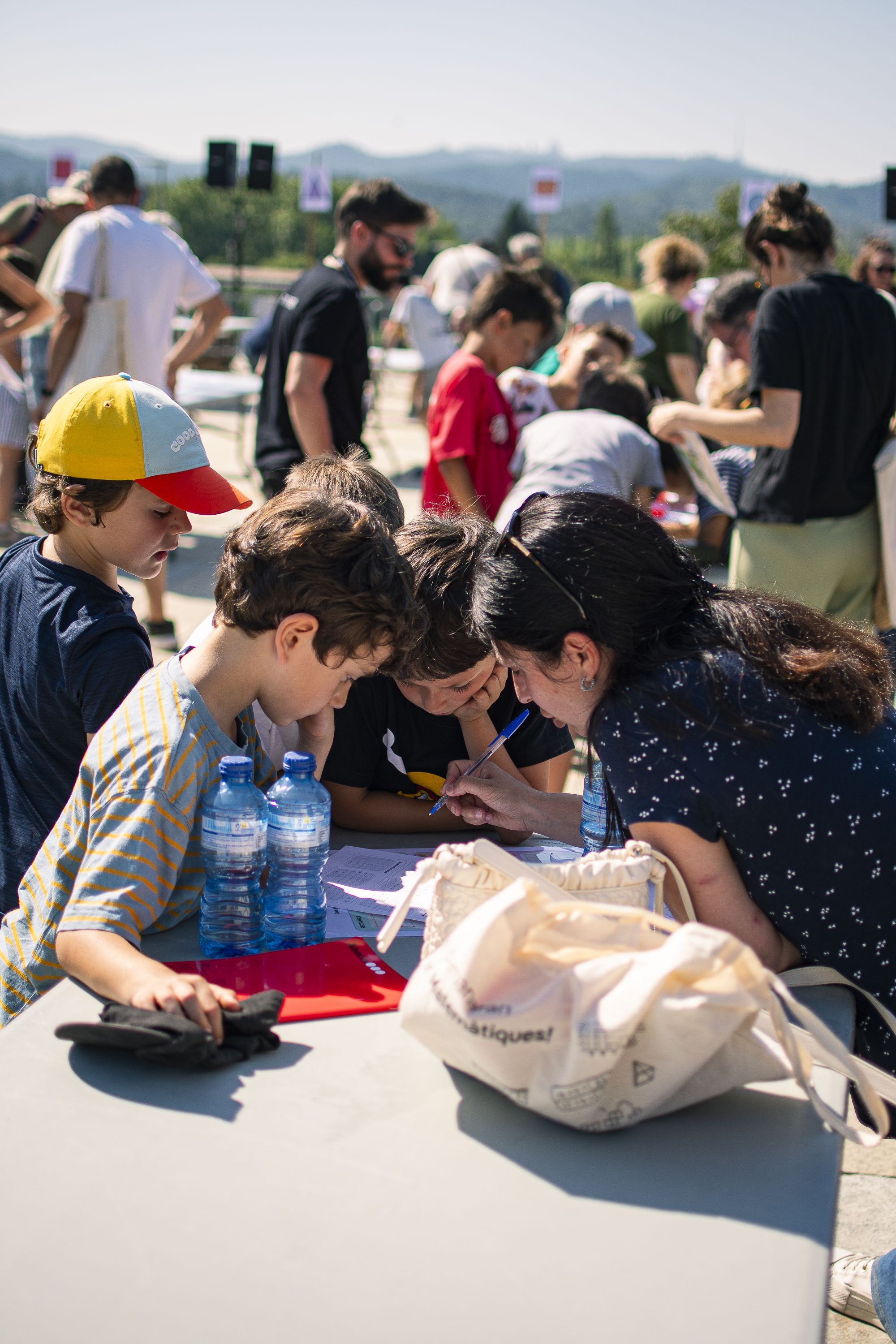 Uns 800 infants participen en la Gimcamath, una gimcana de matemàtiques a Sant Cugat FOTO: Pol Rodríguez 