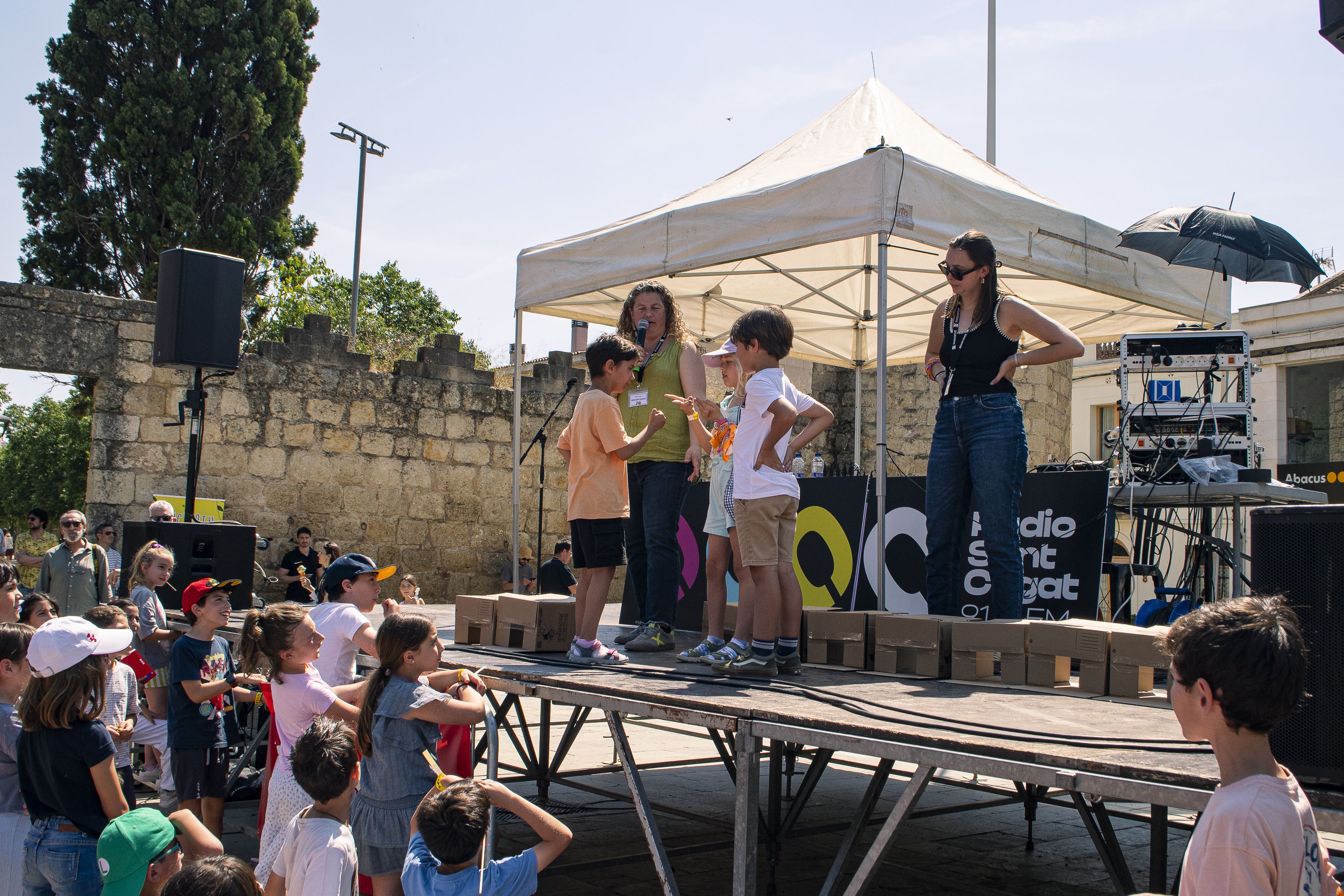 Uns 800 infants participen en la Gimcamath, una gimcana de matemàtiques a Sant Cugat FOTO: Pol Rodríguez 