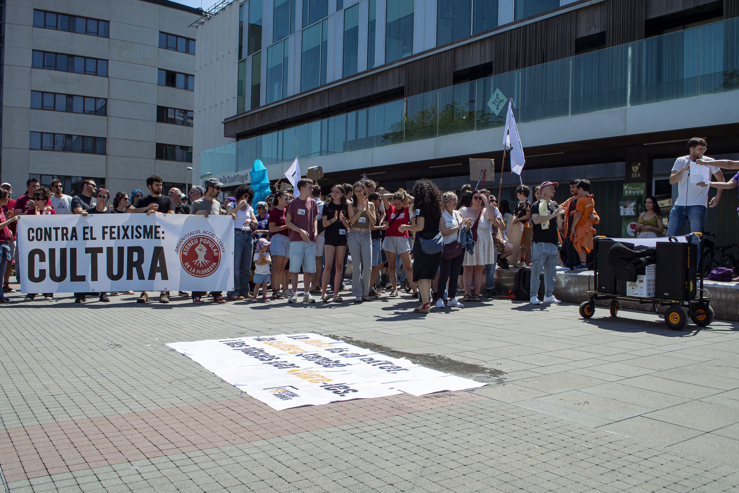Més de 200 persones es manifesten amb la plataforma Cultura al carrer FOTO: Pol Rodríguez (TOT Sant Cugat)