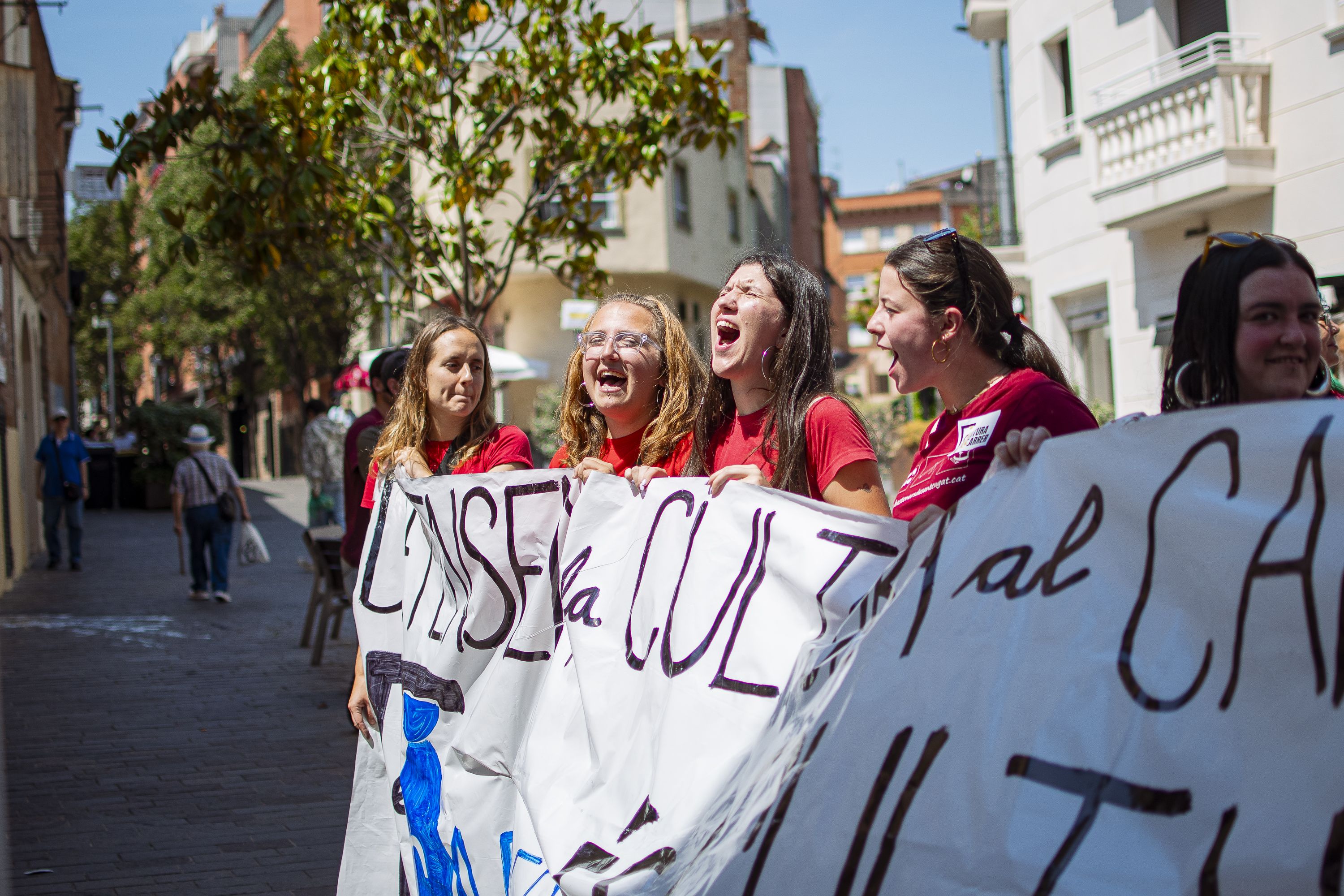 Més de 200 persones es manifesten amb la plataforma Cultura al carrer FOTO: Pol Rodríguez (TOT Sant Cugat)