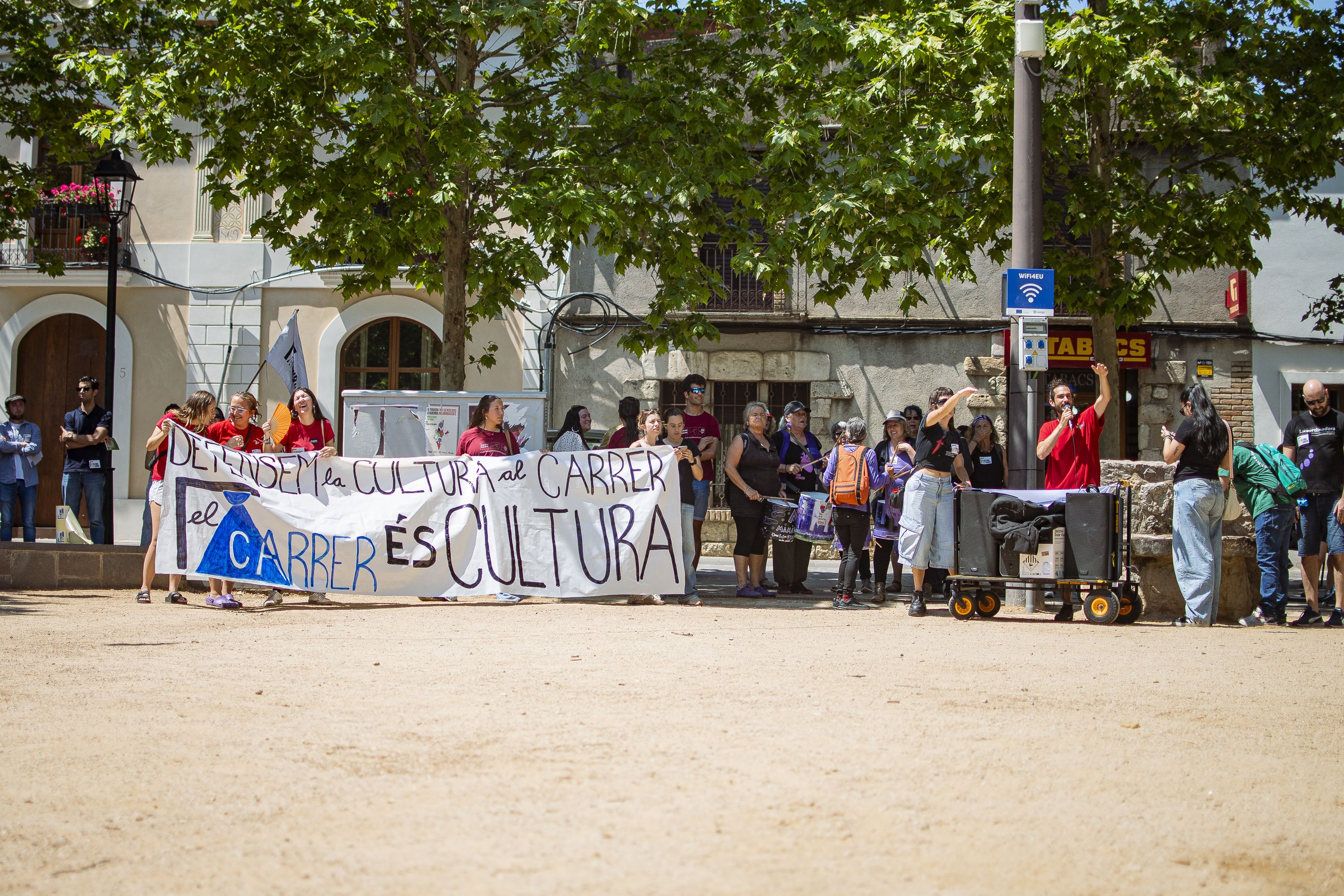 Més de 200 persones es manifesten amb la plataforma Cultura al carrer FOTO: Pol Rodríguez (TOT Sant Cugat)