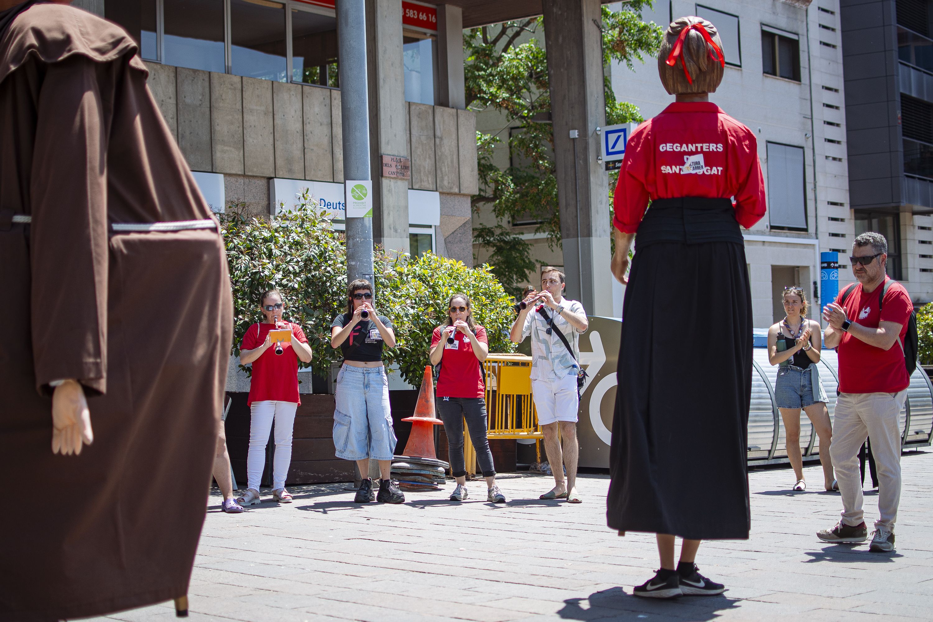 Més de 200 persones es manifesten amb la plataforma Cultura al carrer FOTO: Pol Rodríguez (TOT Sant Cugat)