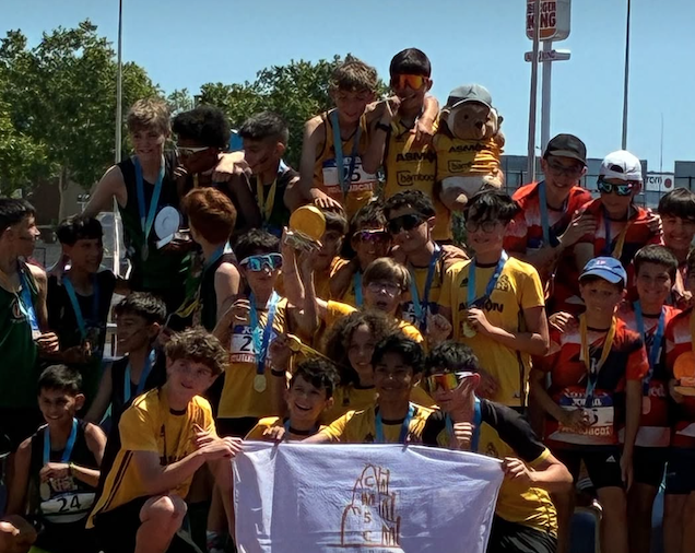 L'equip sub-14 del Club Muntanyenc Sant Cugat que va guanyar el Campionat de Catalunya de Clubs. FOTO: Cedida