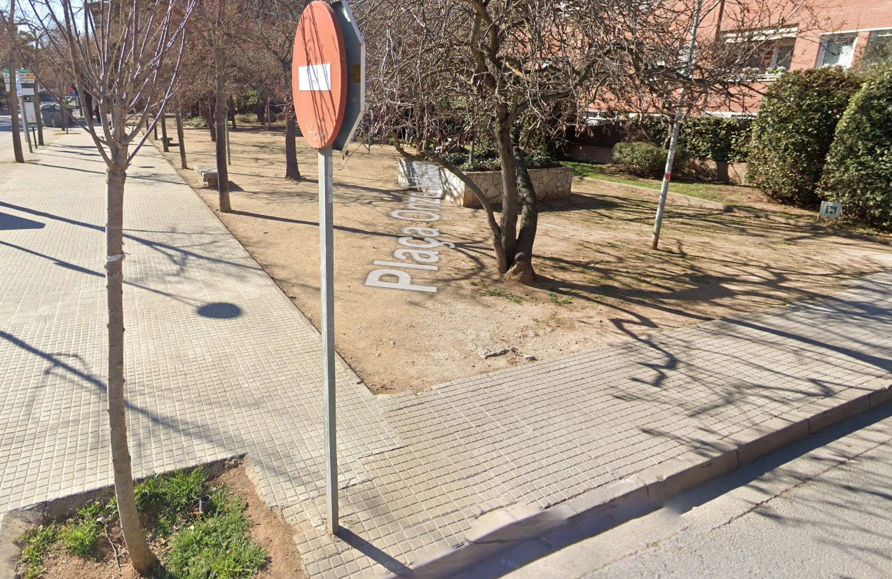La plaça de l'Onze de Setembre, a tocar de l'avinguda del Pla del Vinyet FOTO: Google Maps