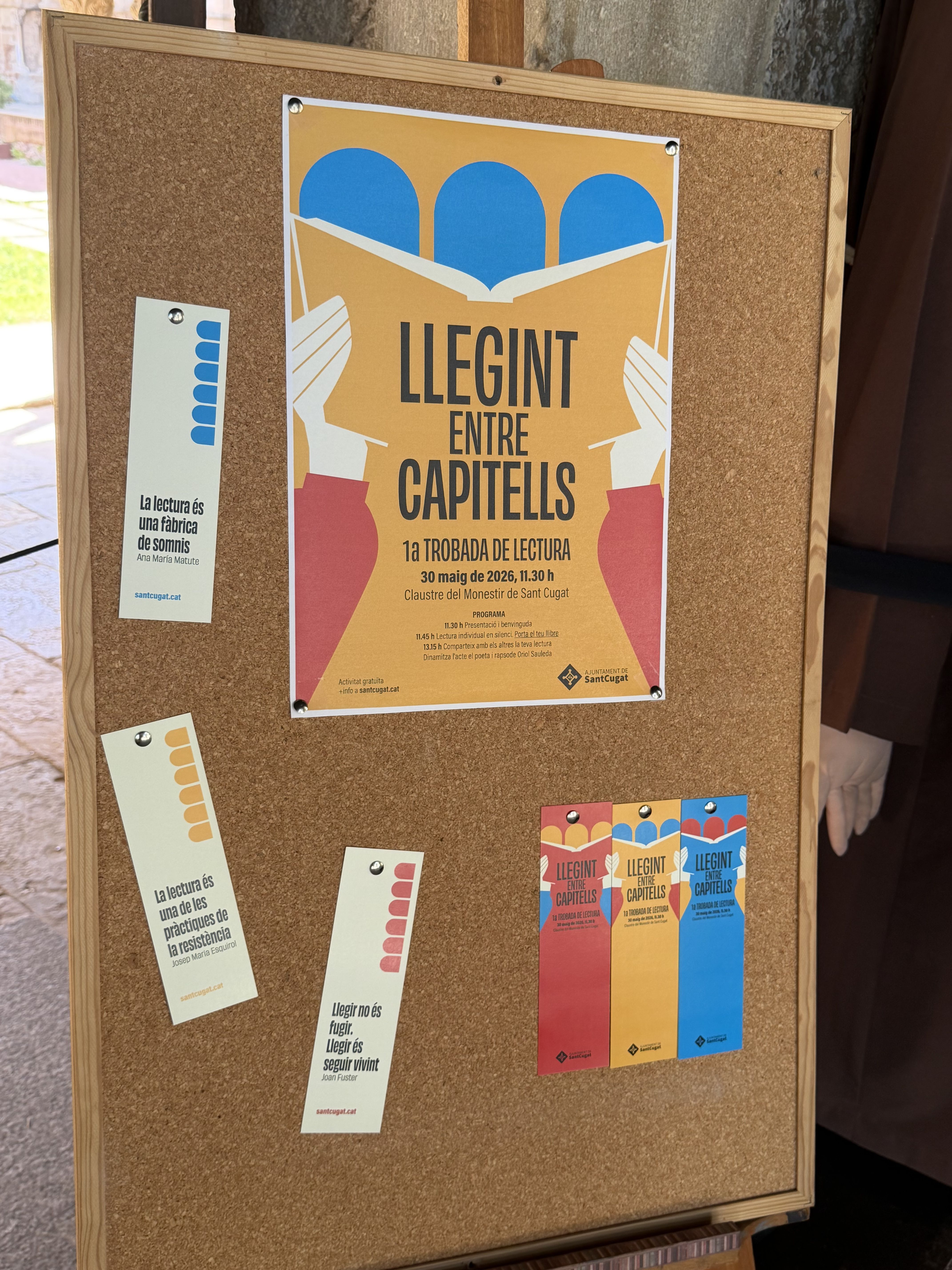 'Silent Reading Party' al Claustre del Monestir. FOTO: TOT Sant Cugat