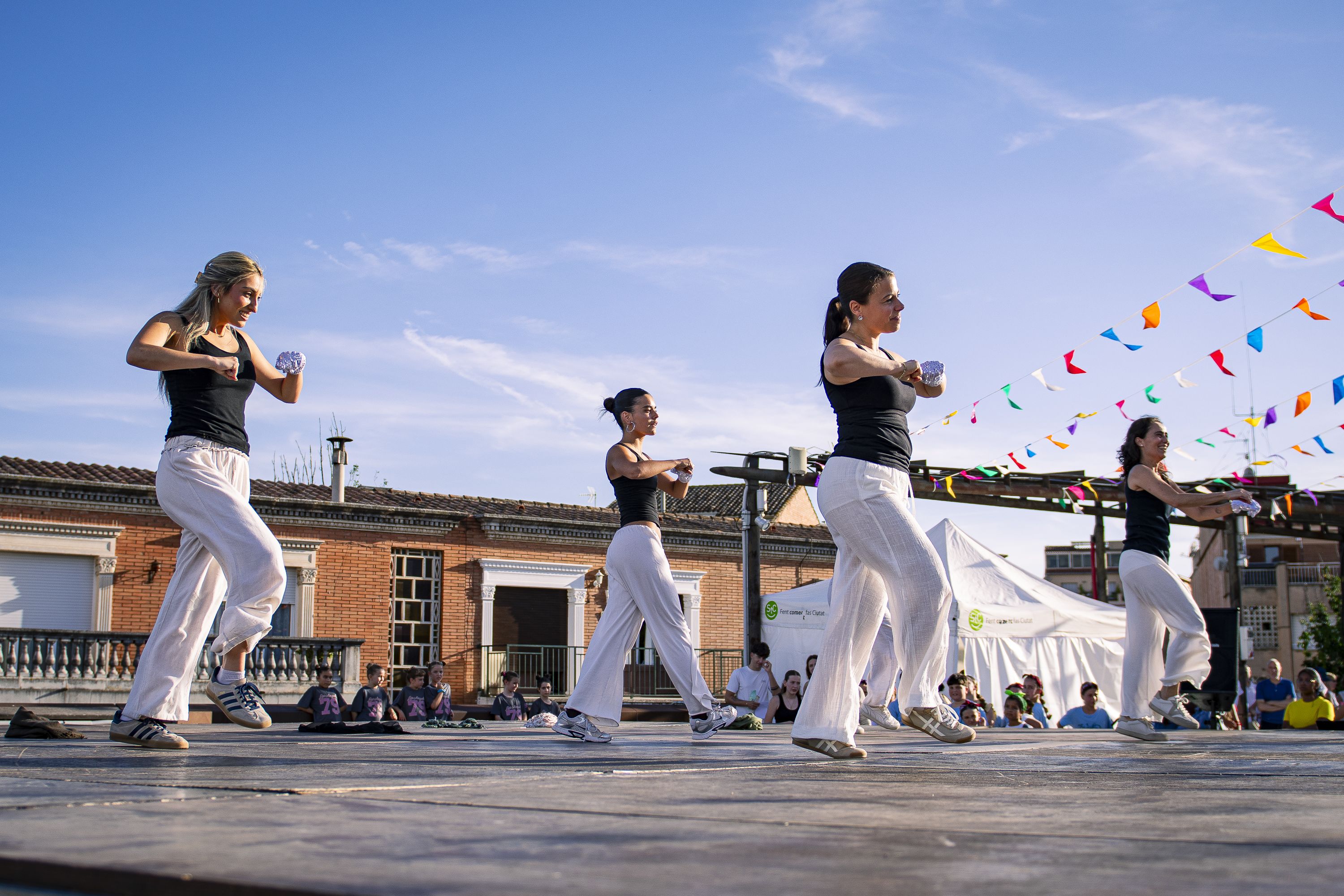 La Nit en Blanc 2026, la festa del comerç de Sant Cugat. FOTO: Pol Rodríguez (TOT Sant Cugat) 