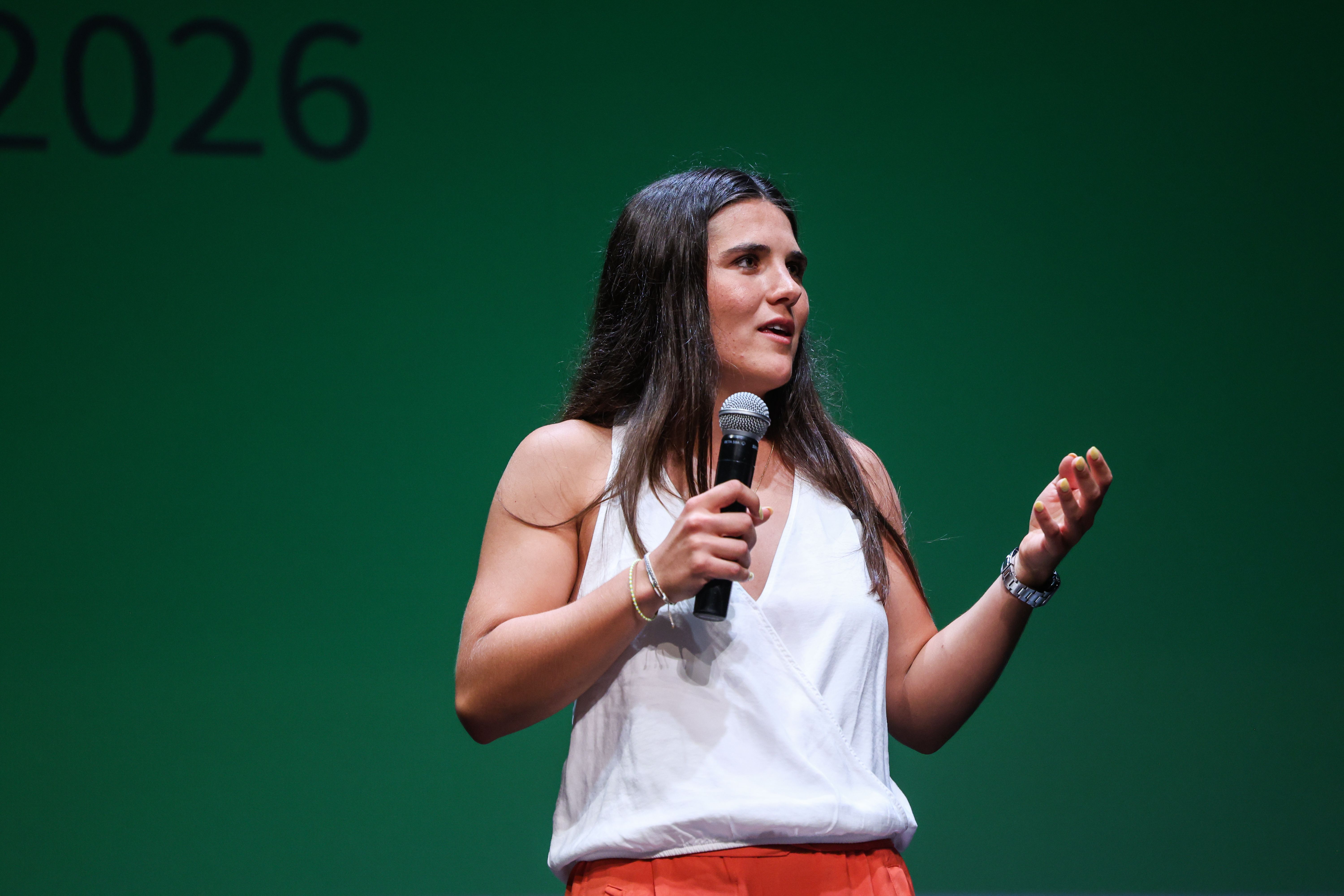 Adriana Ranera, jugadora del FC Barcelona, durant la gala de reconeixements de Sant Cugat de l'any 2026. FOTO: Ajuntament
