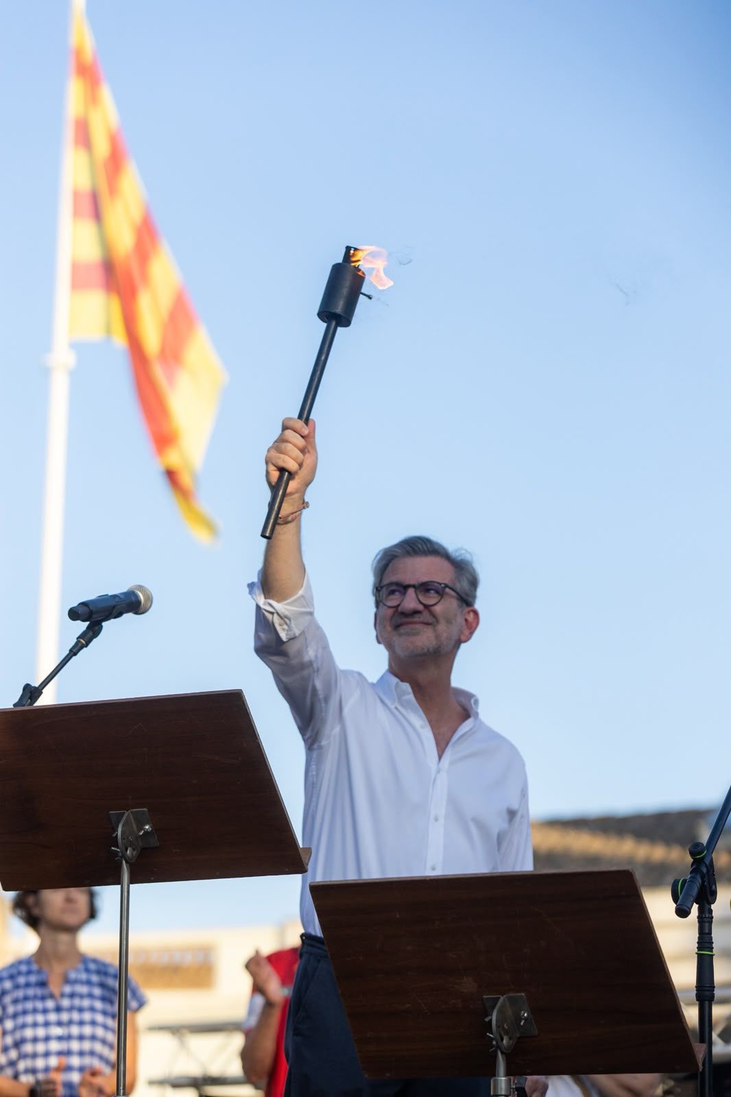 Flama del Canigó i encesa de la foguera 2026. FOTO: Ajuntament